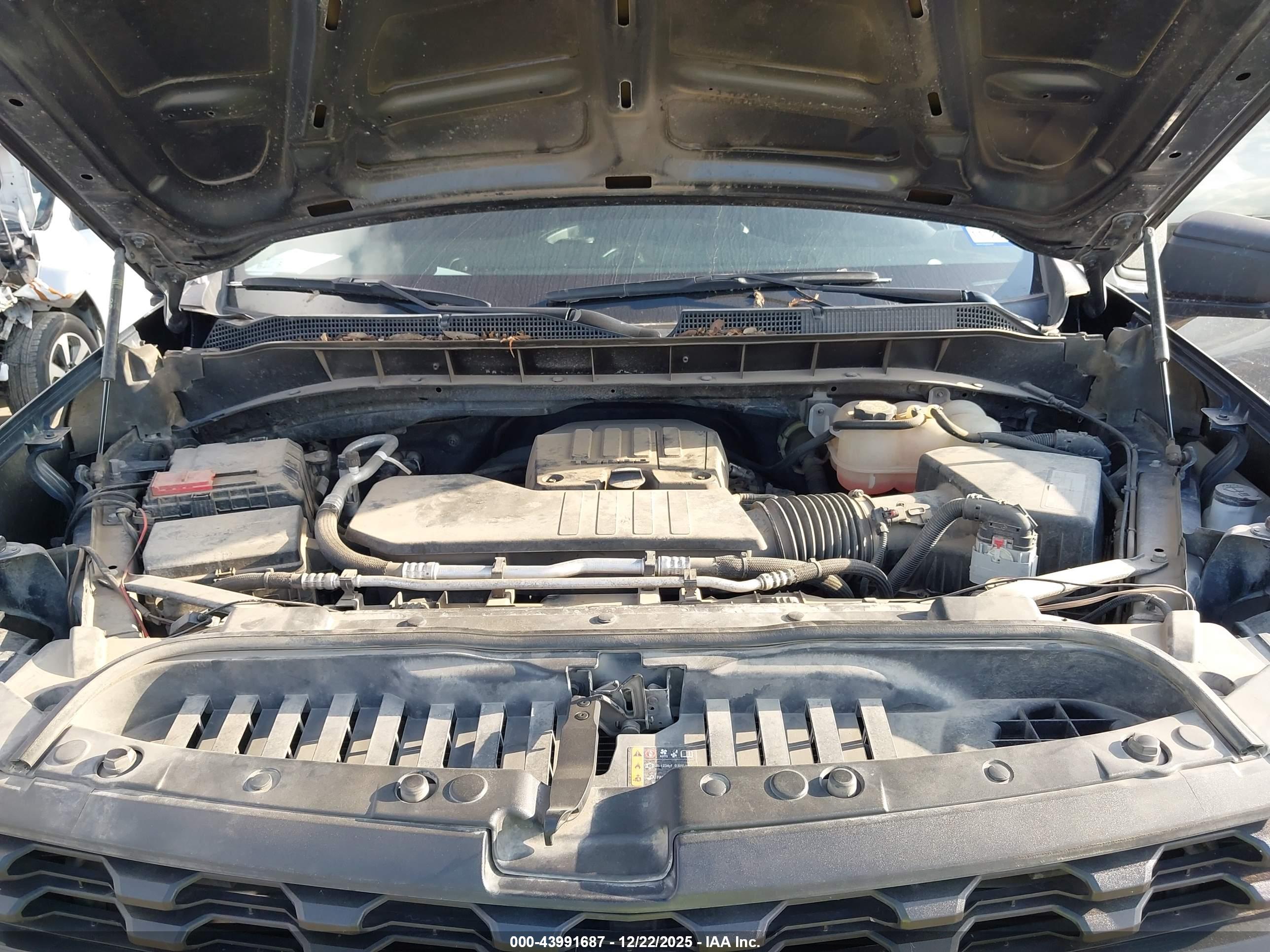 CHEVROLET SILVERADO image 10