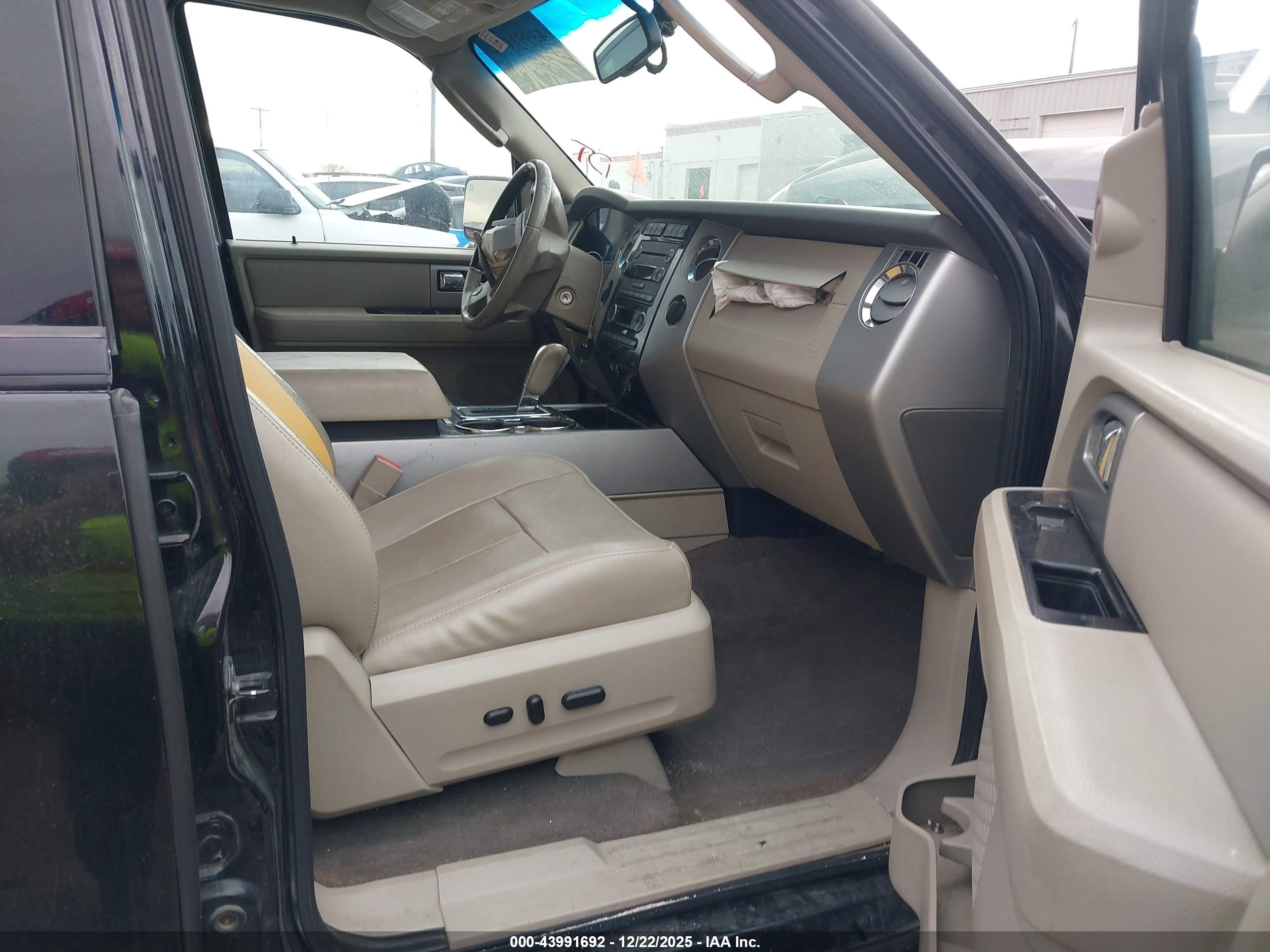 FORD EXPEDITION image 5