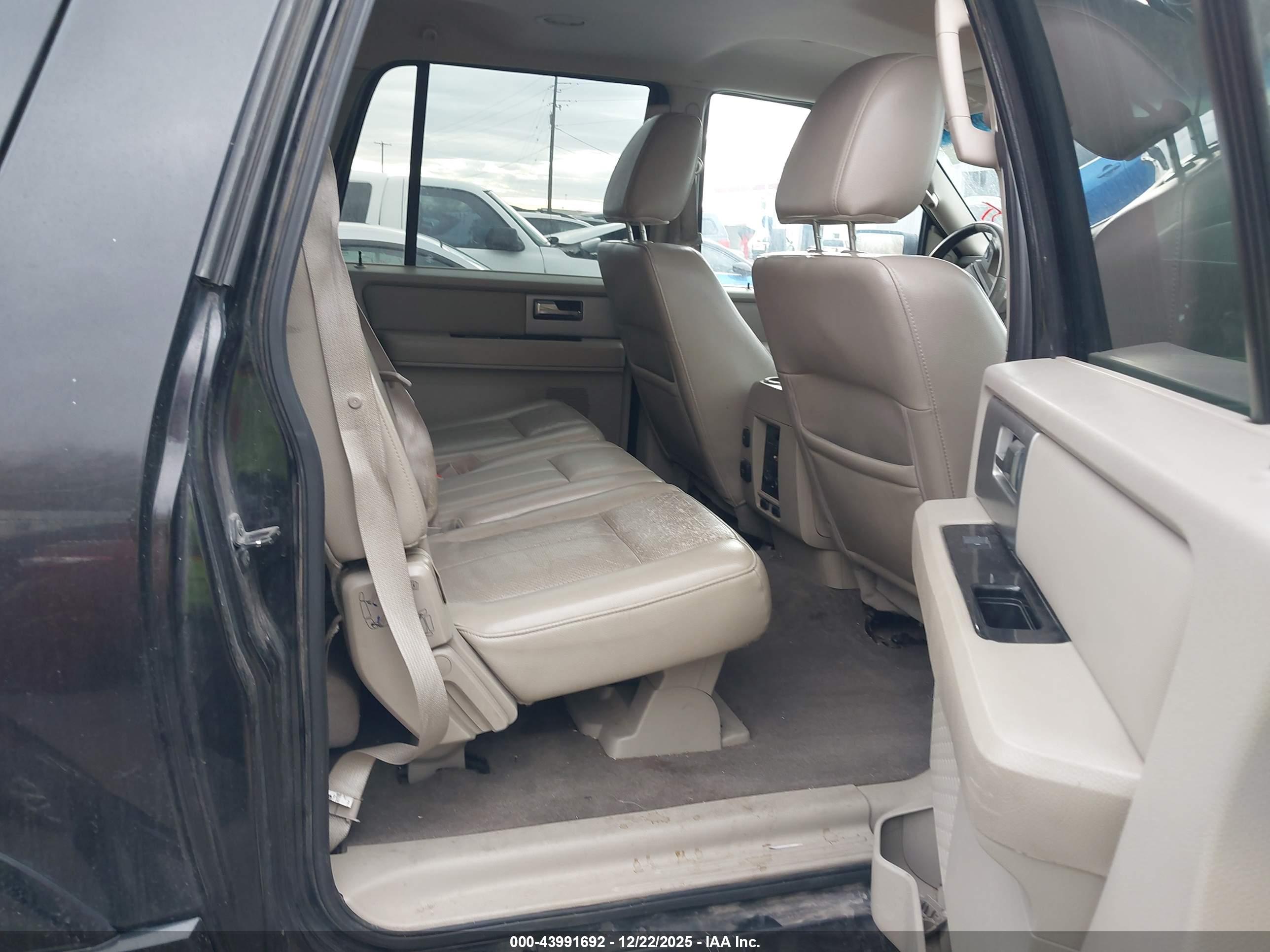 FORD EXPEDITION image 8