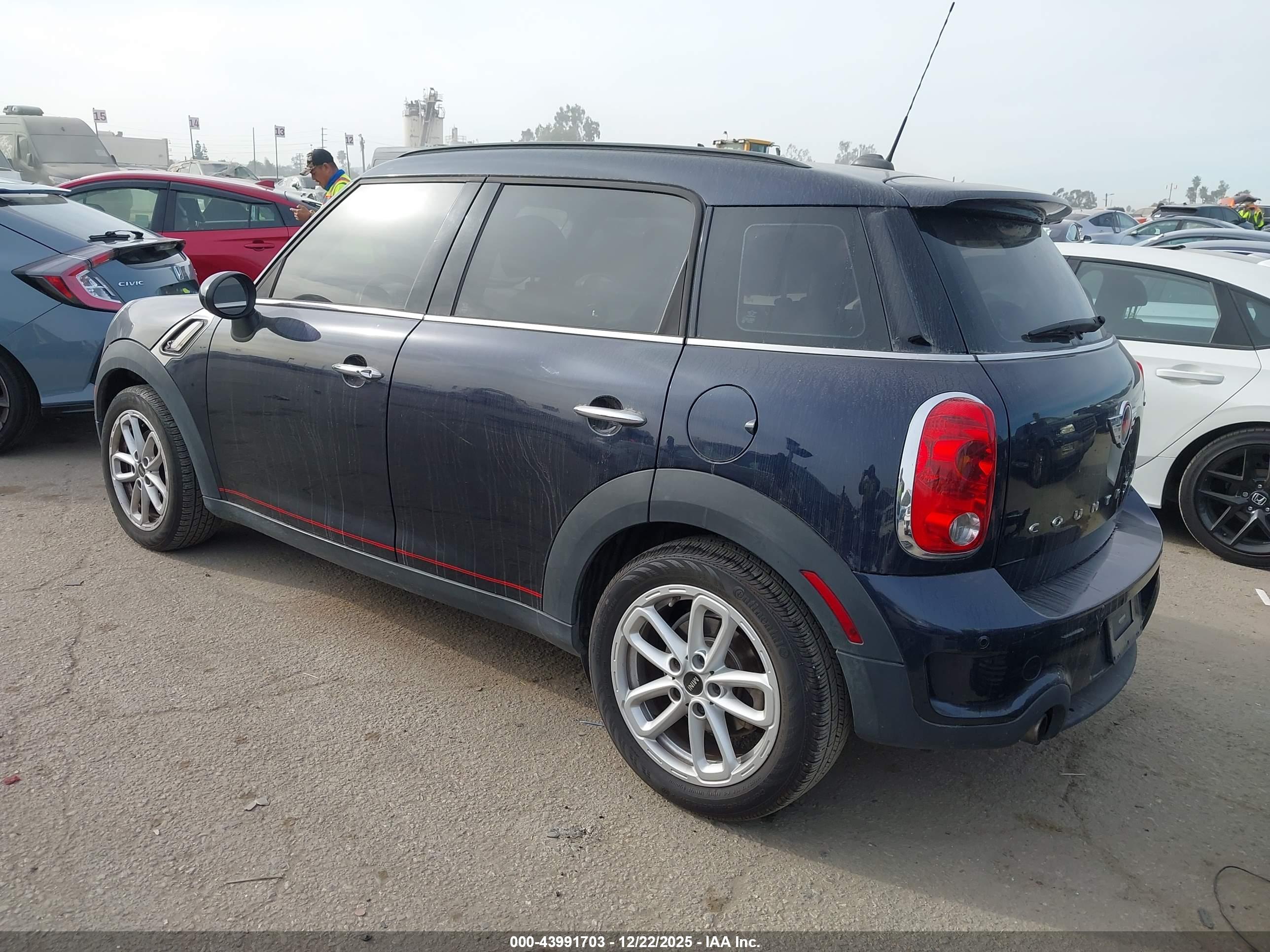 MINI COUNTRYMAN image 3