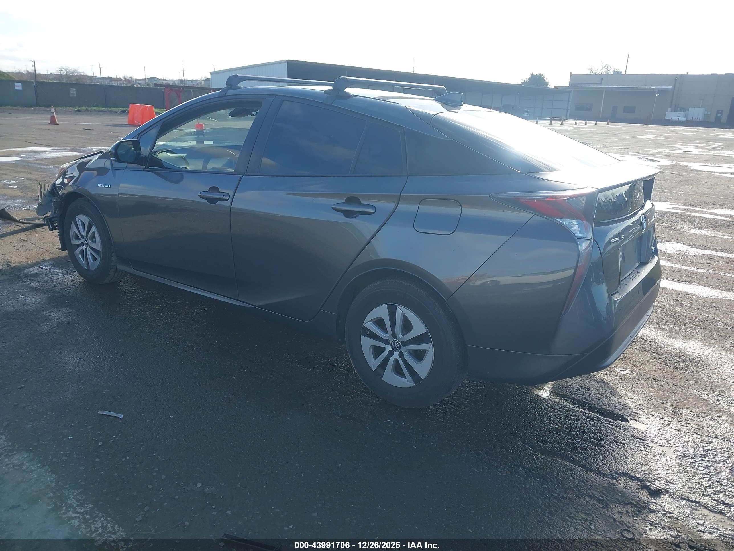 TOYOTA PRIUS image 3