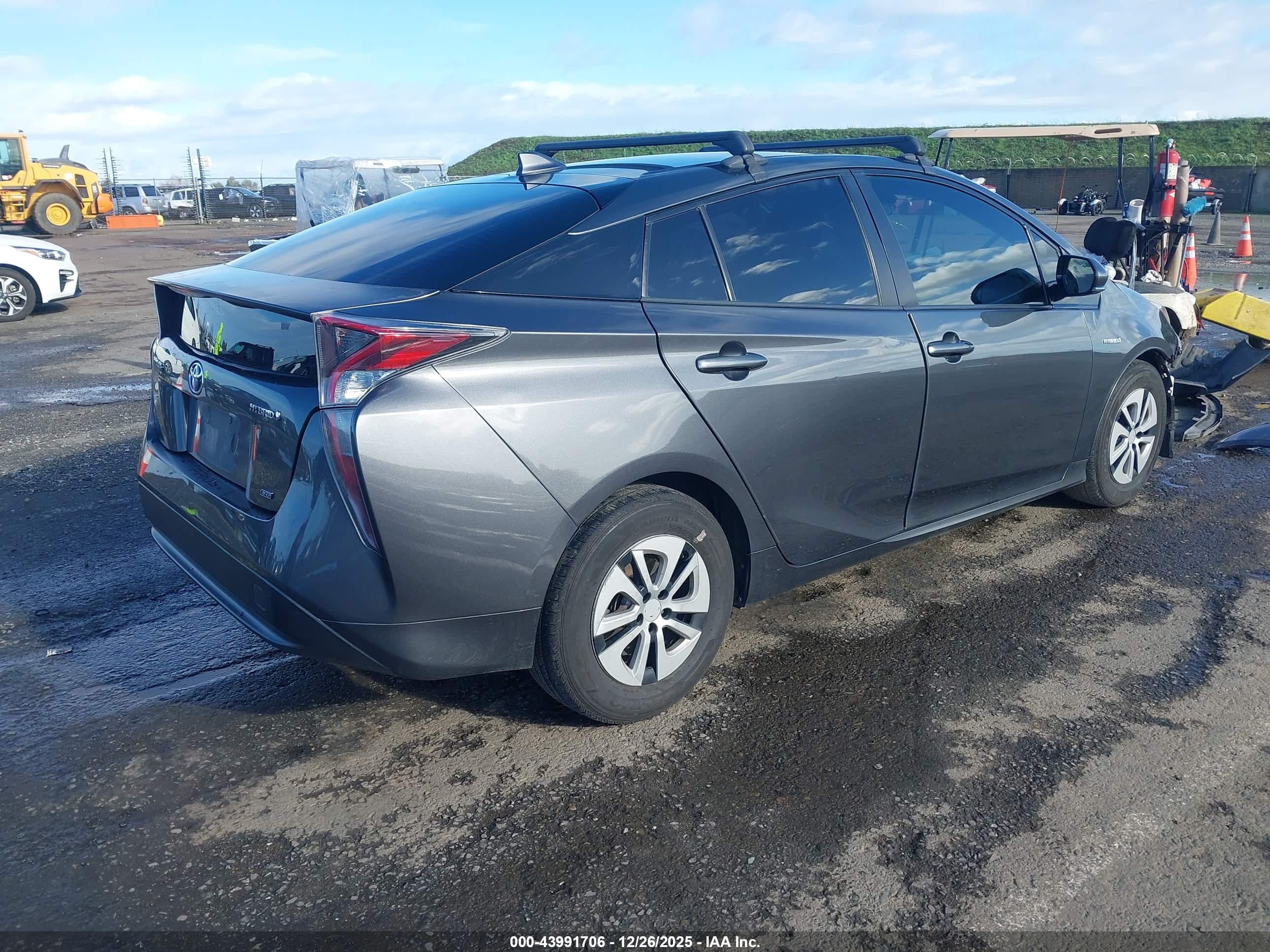 TOYOTA PRIUS image 4