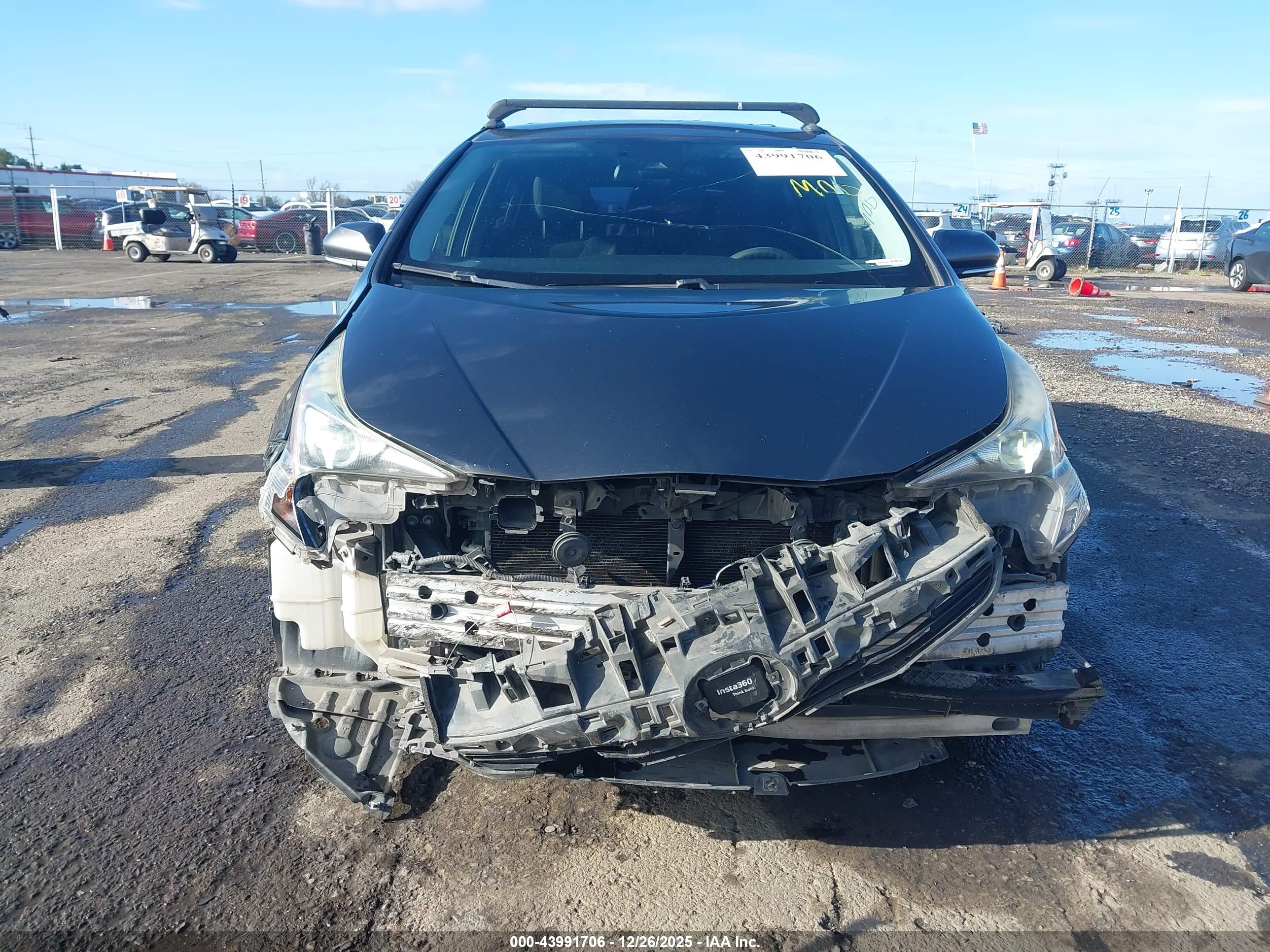 TOYOTA PRIUS image 6