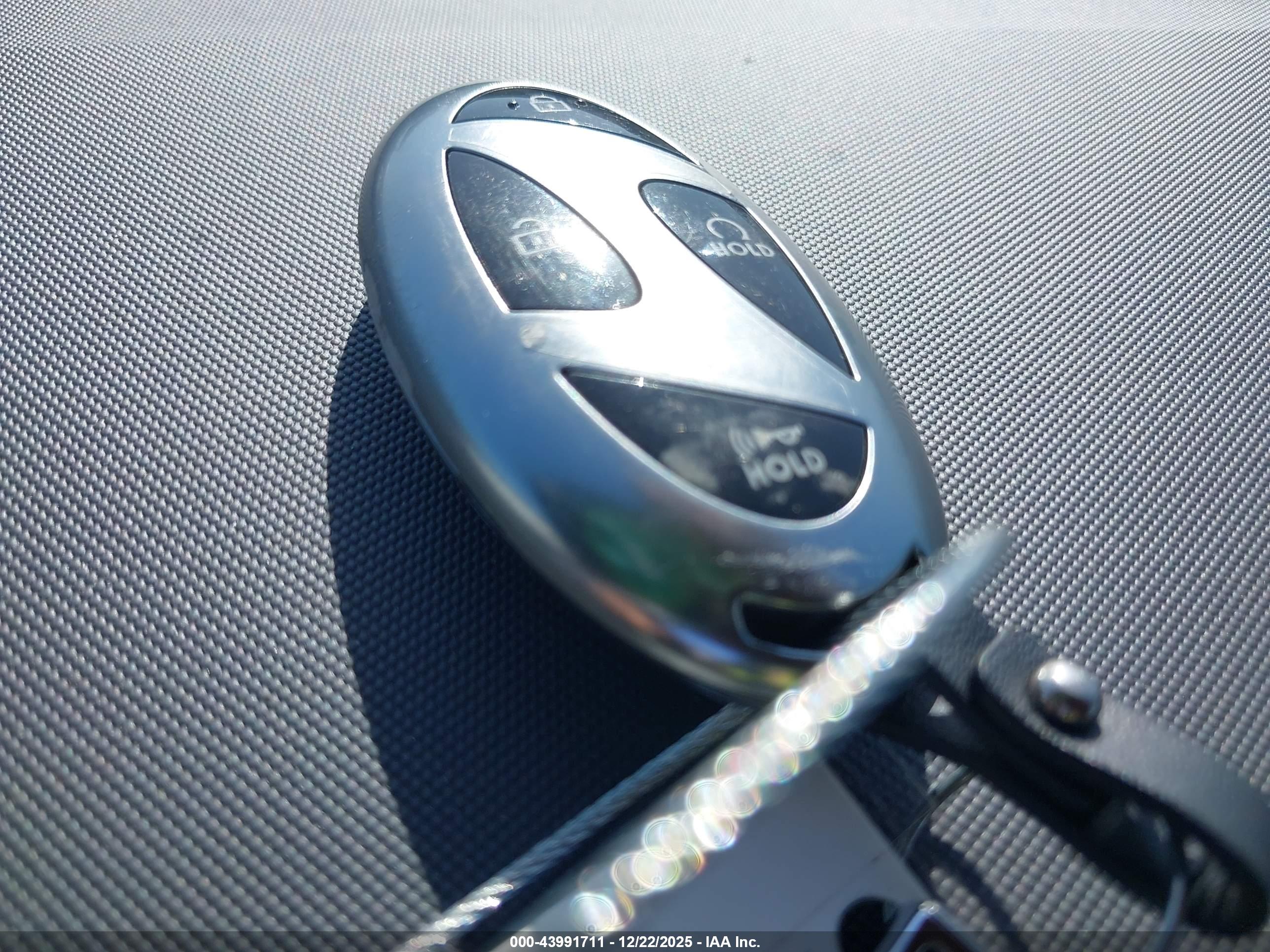 HYUNDAI KONA image 11