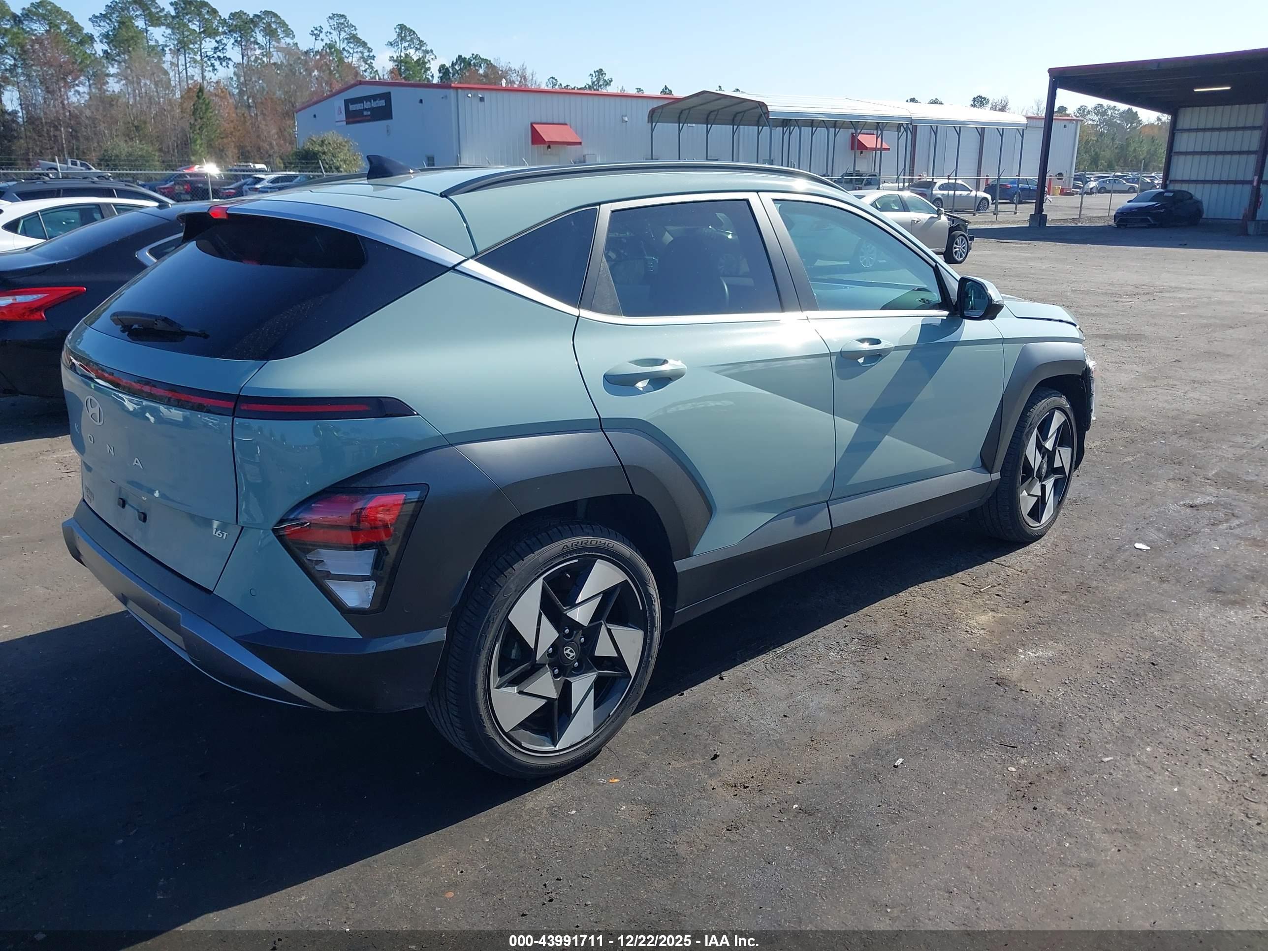 HYUNDAI KONA image 4