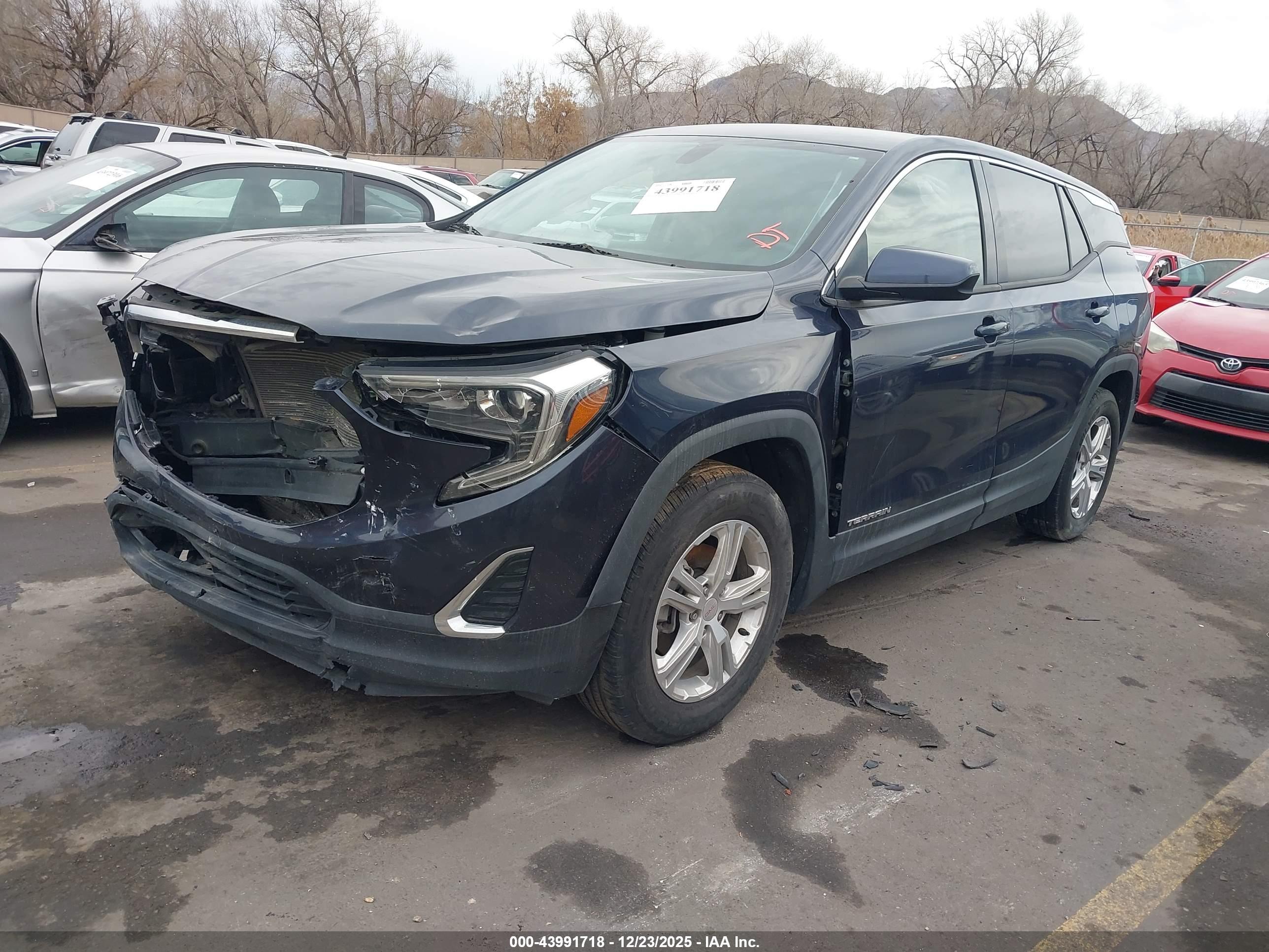 GMC TERRAIN image 2