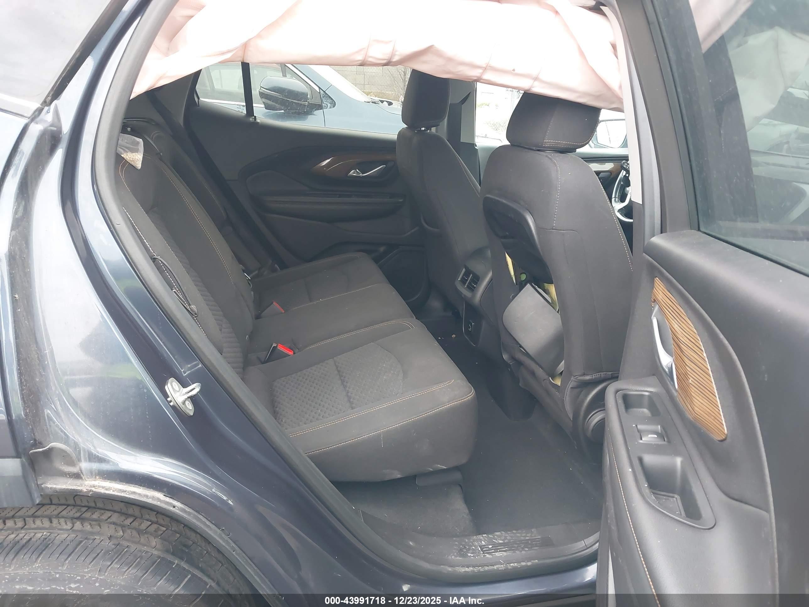 GMC TERRAIN image 8
