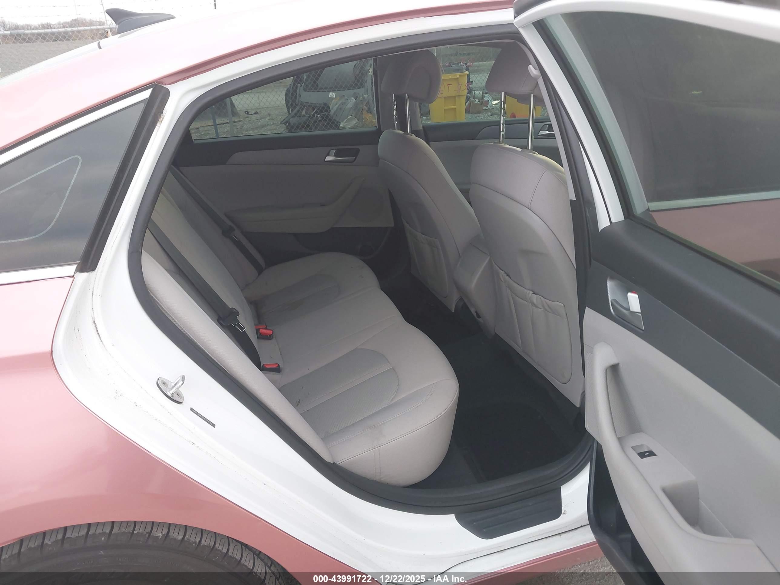 HYUNDAI SONATA image 8