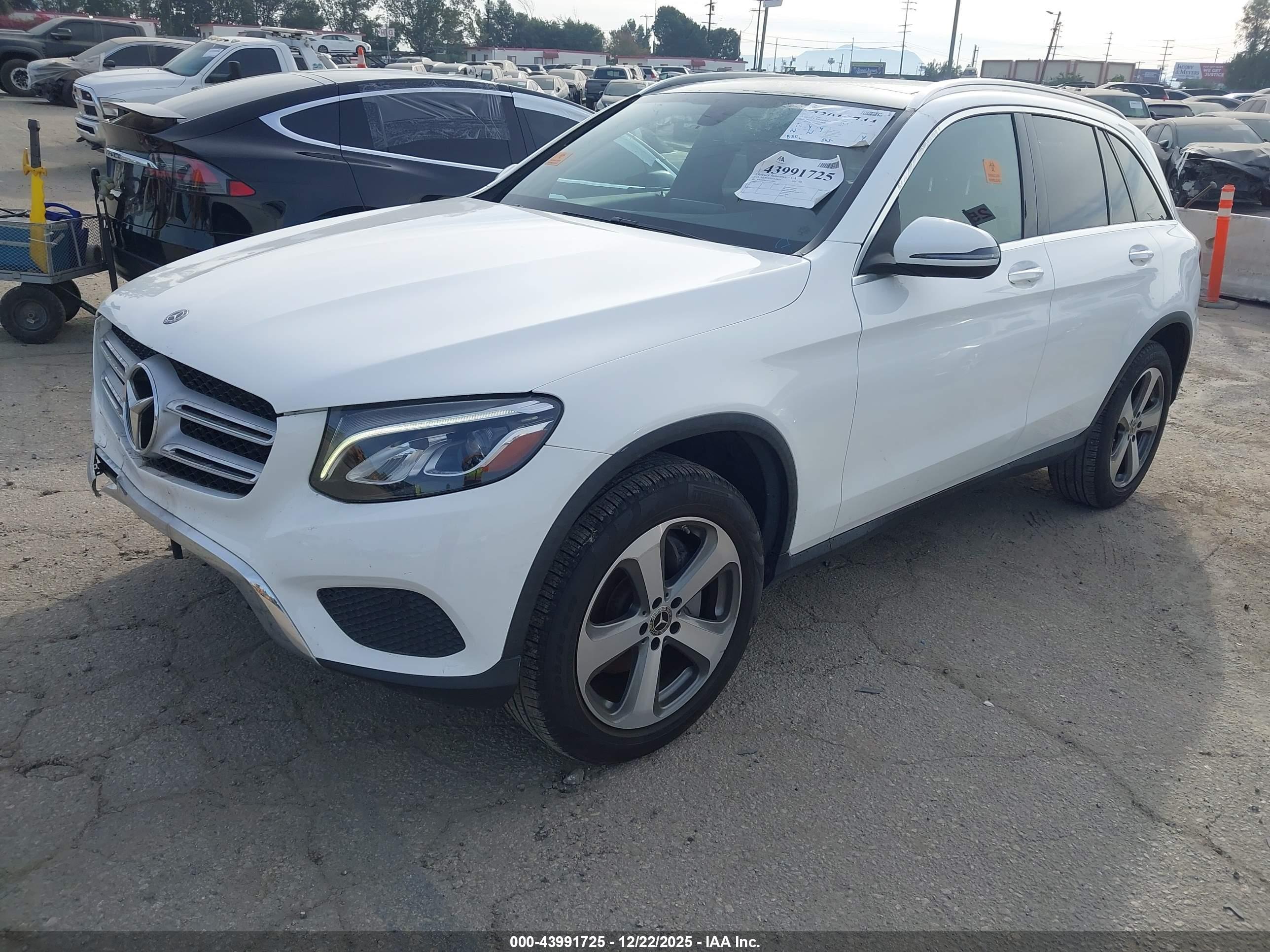 MERCEDES-BENZ GLC image 2