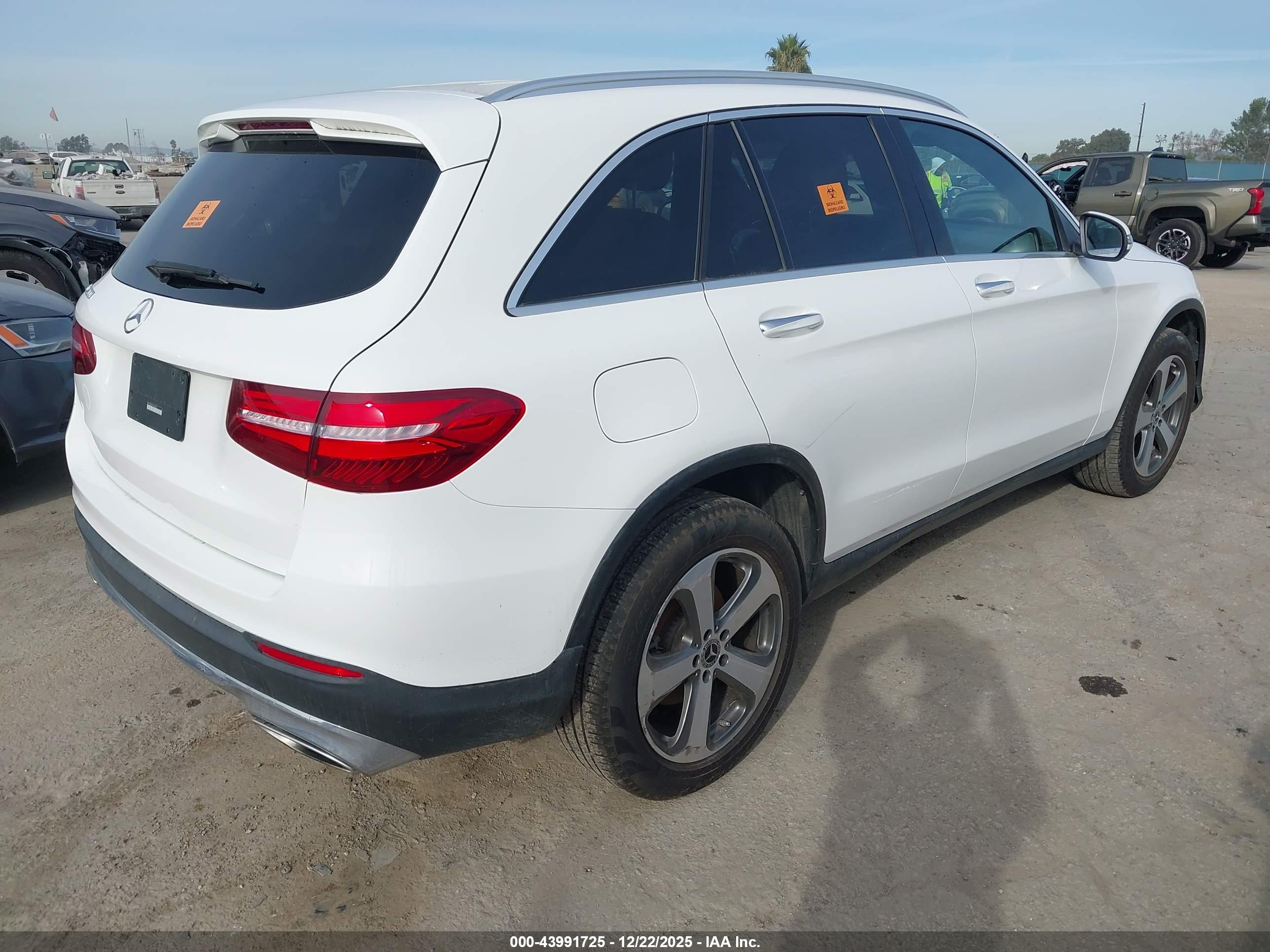 MERCEDES-BENZ GLC image 4