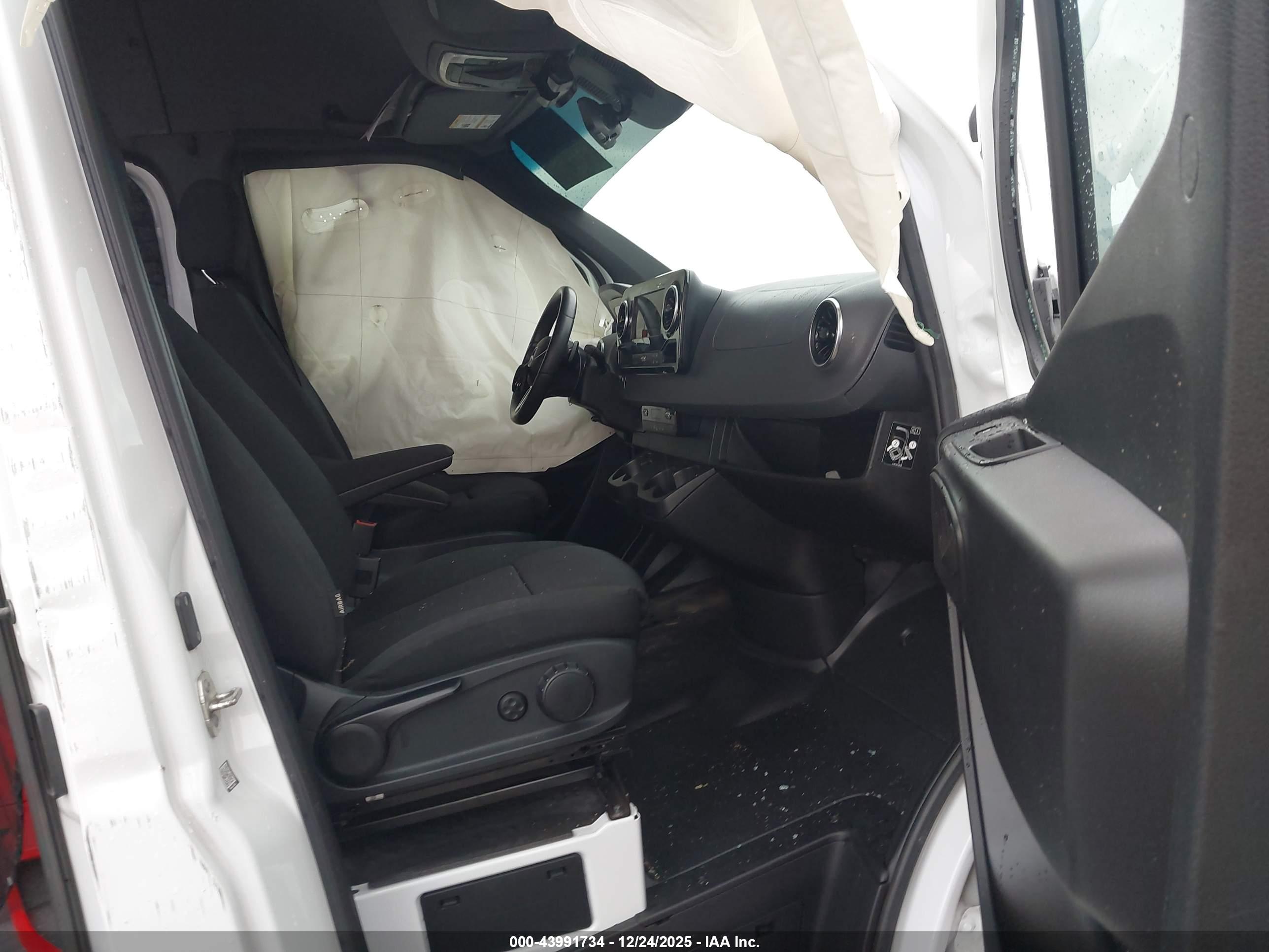 MERCEDES-BENZ SPRINTER image 5