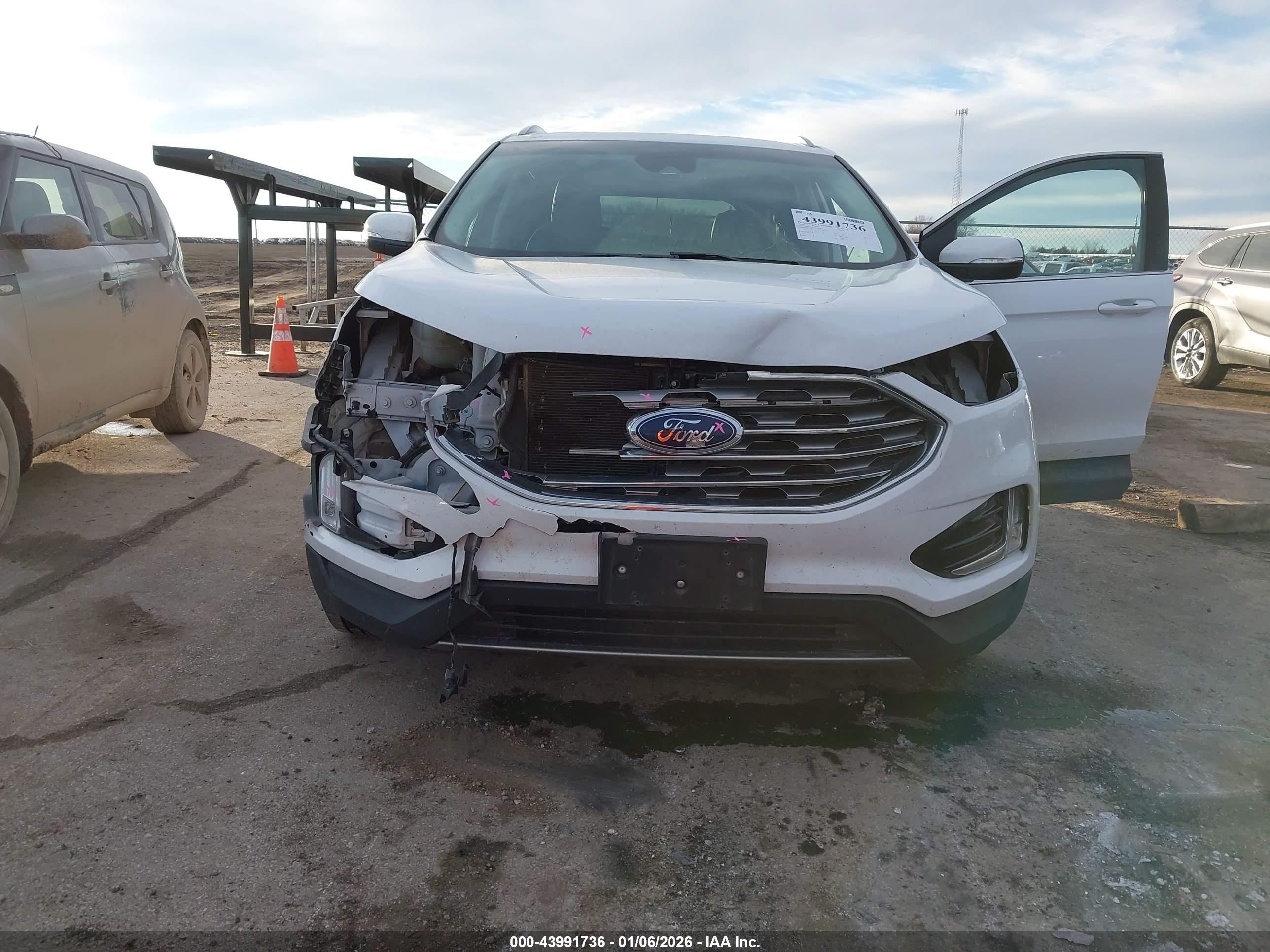 FORD EDGE image 6