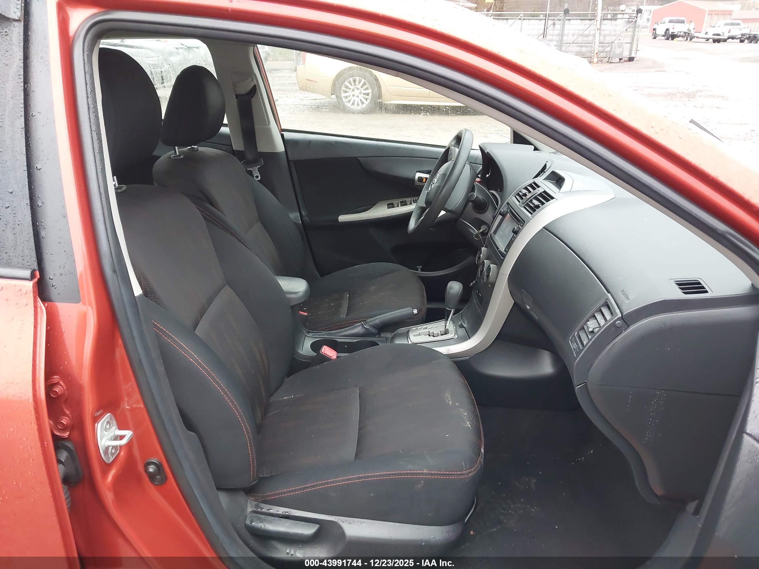 TOYOTA COROLLA image 5