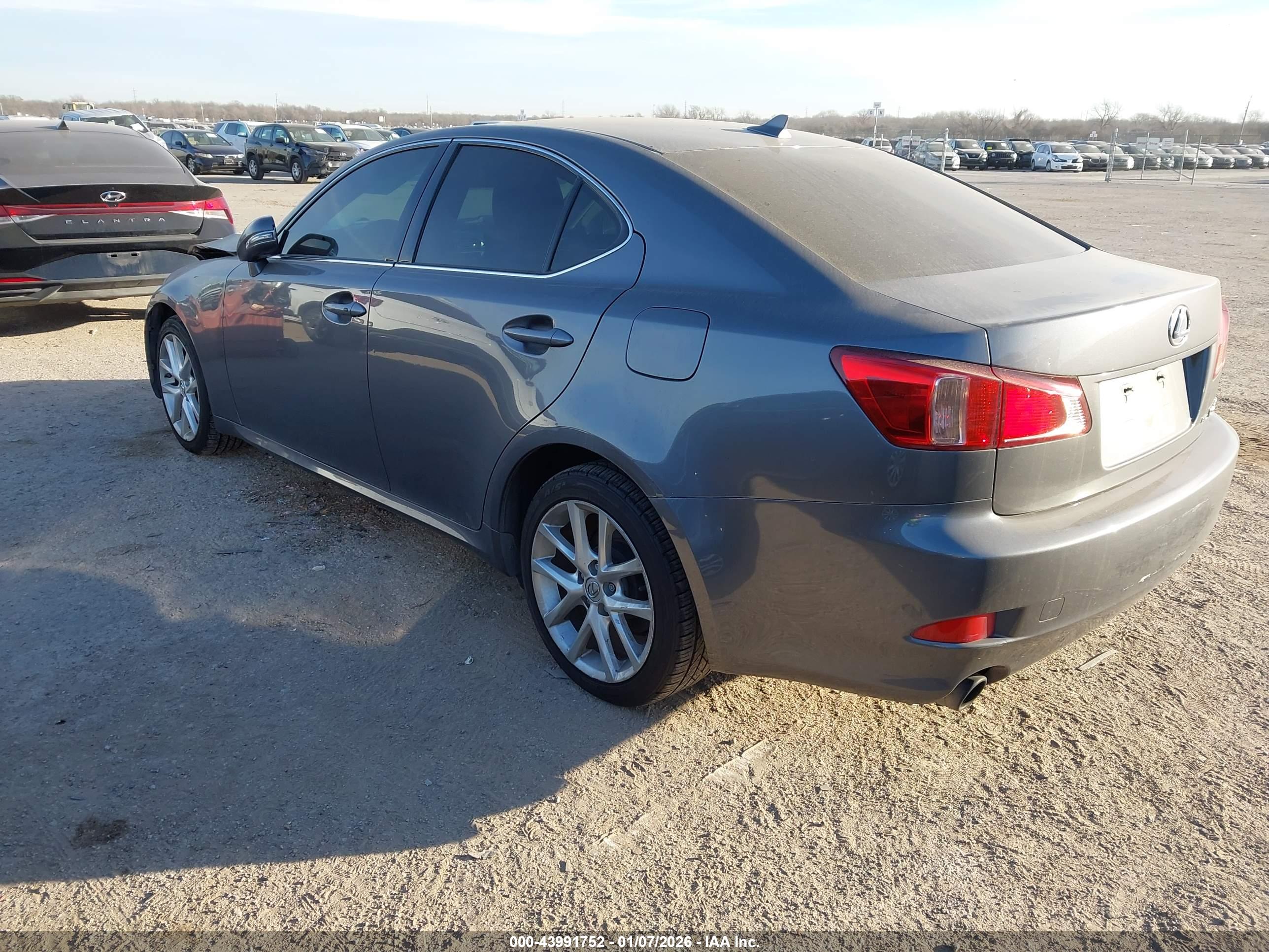 LEXUS IS image 3