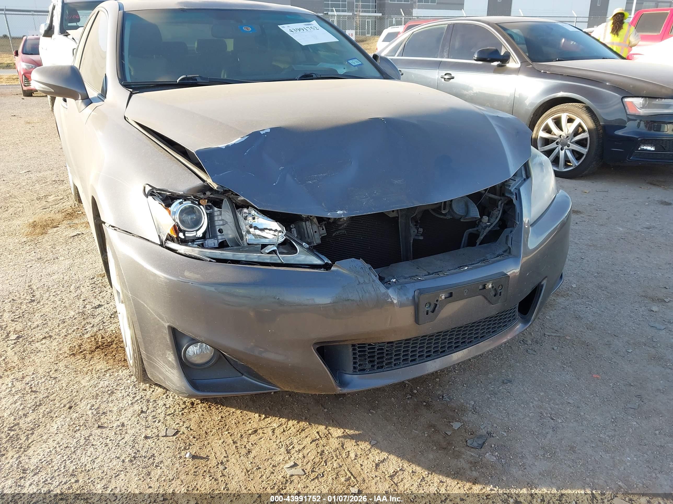 LEXUS IS image 6