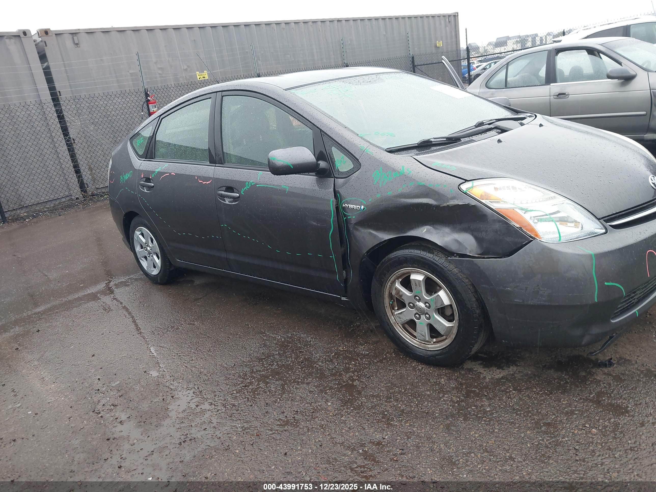 TOYOTA PRIUS image 6