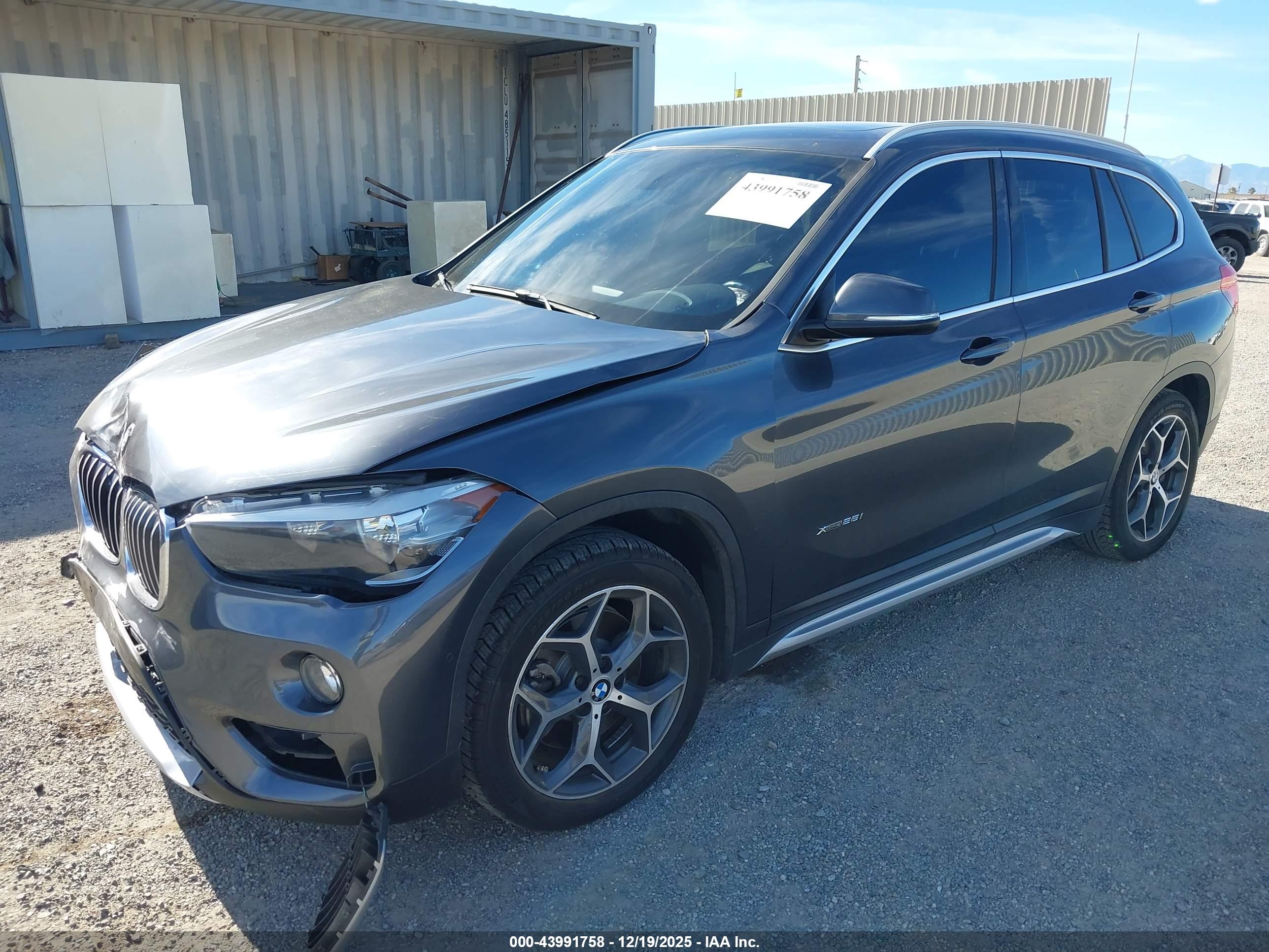 BMW X1 image 2