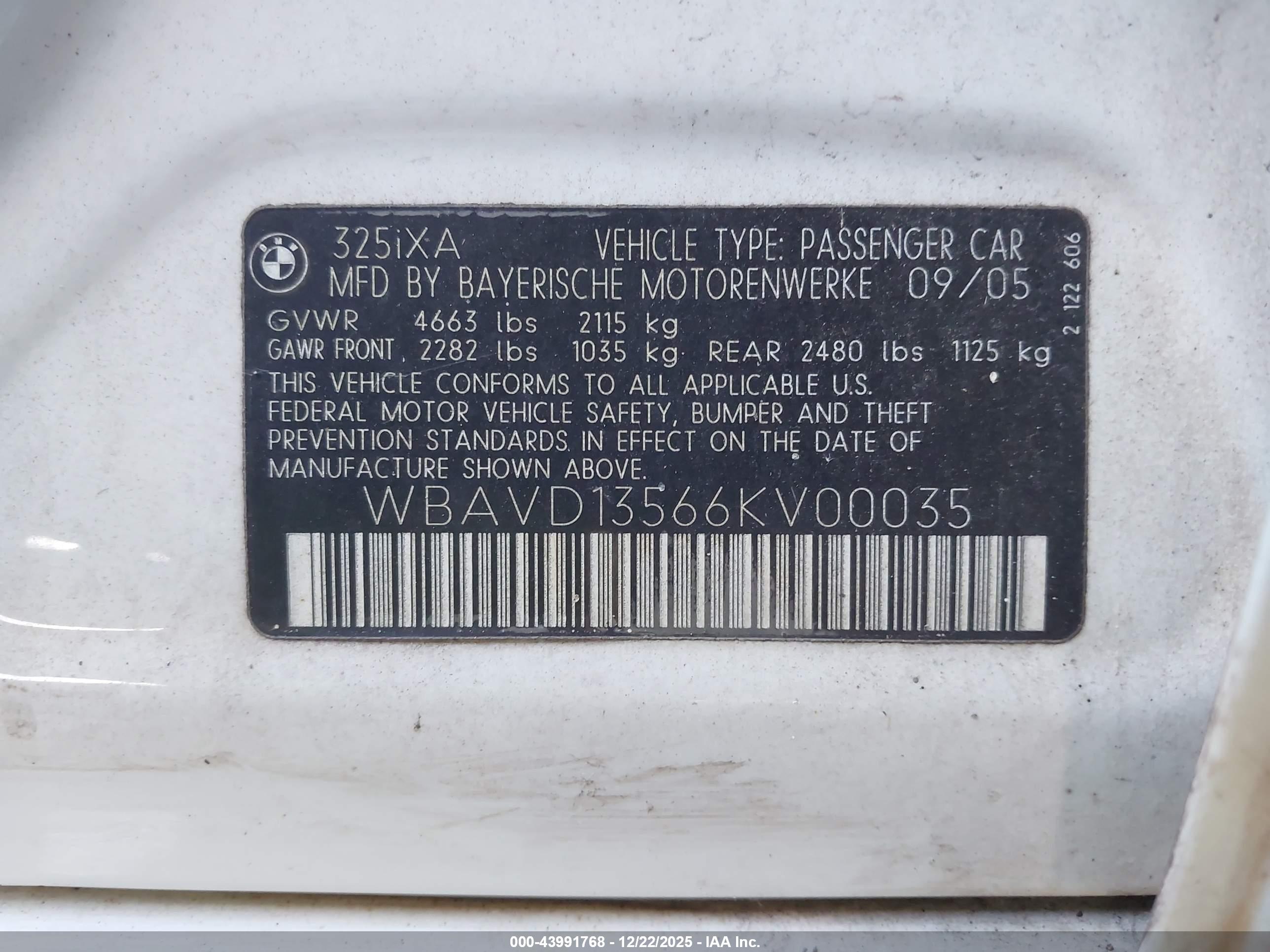 BMW 325XI image 9