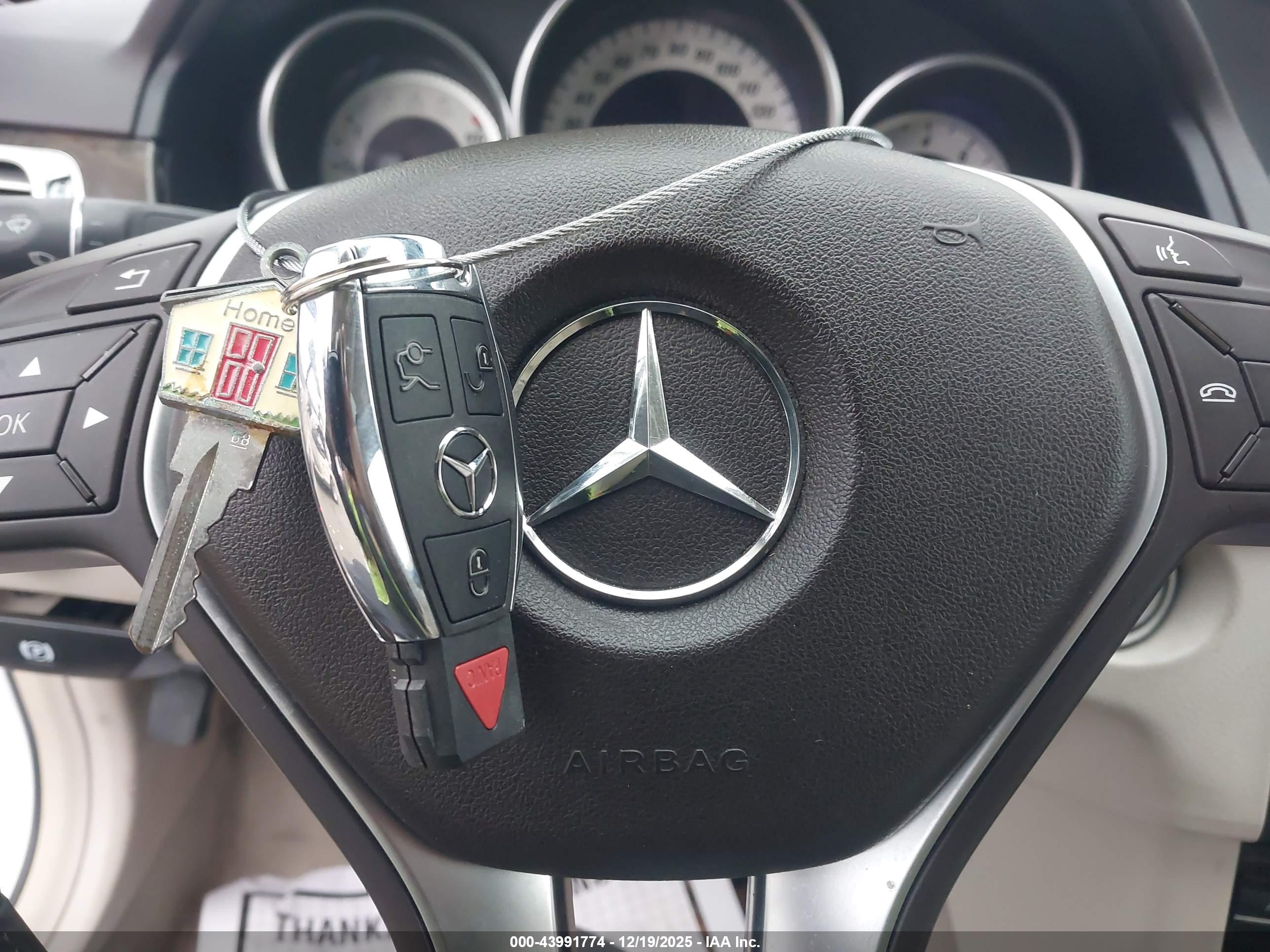 MERCEDES-BENZ E image 11