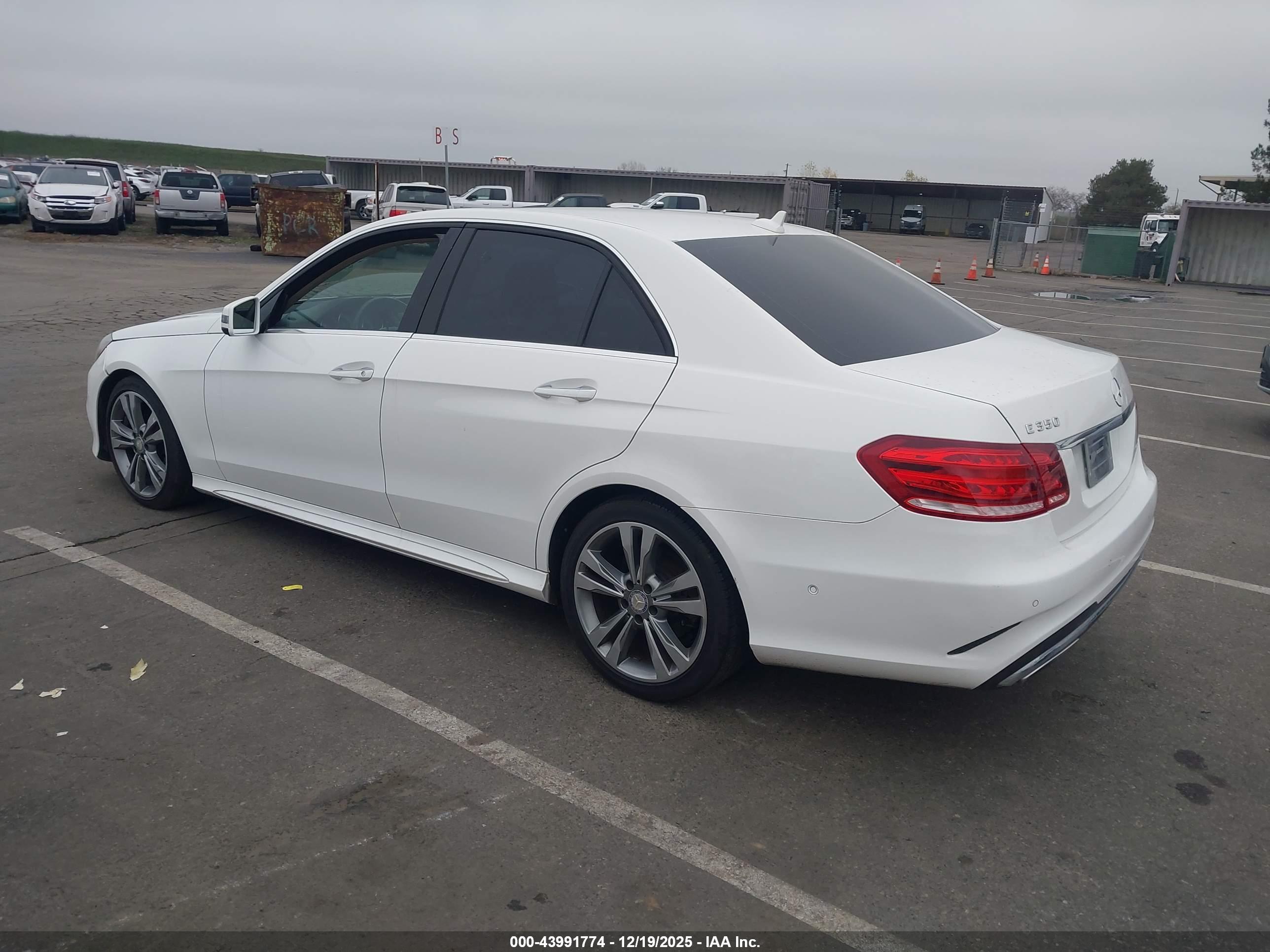 MERCEDES-BENZ E image 3