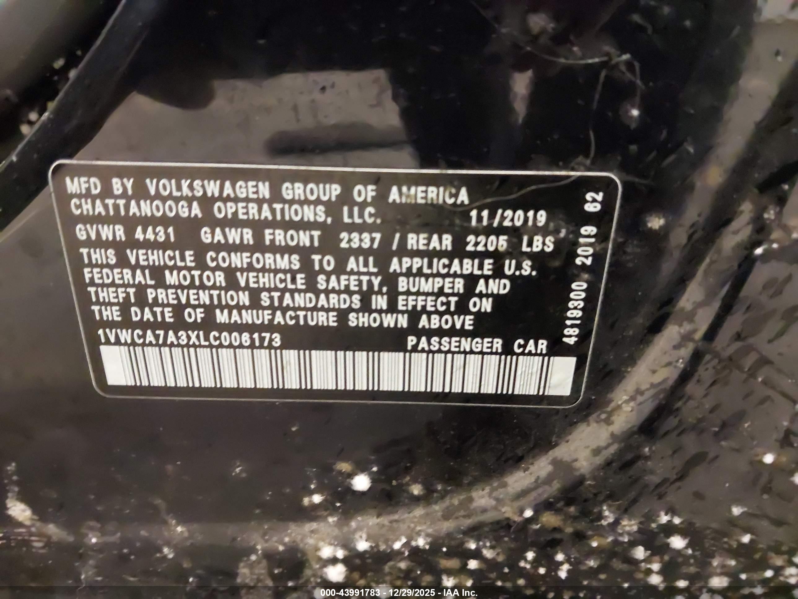 VOLKSWAGEN PASSAT image 9