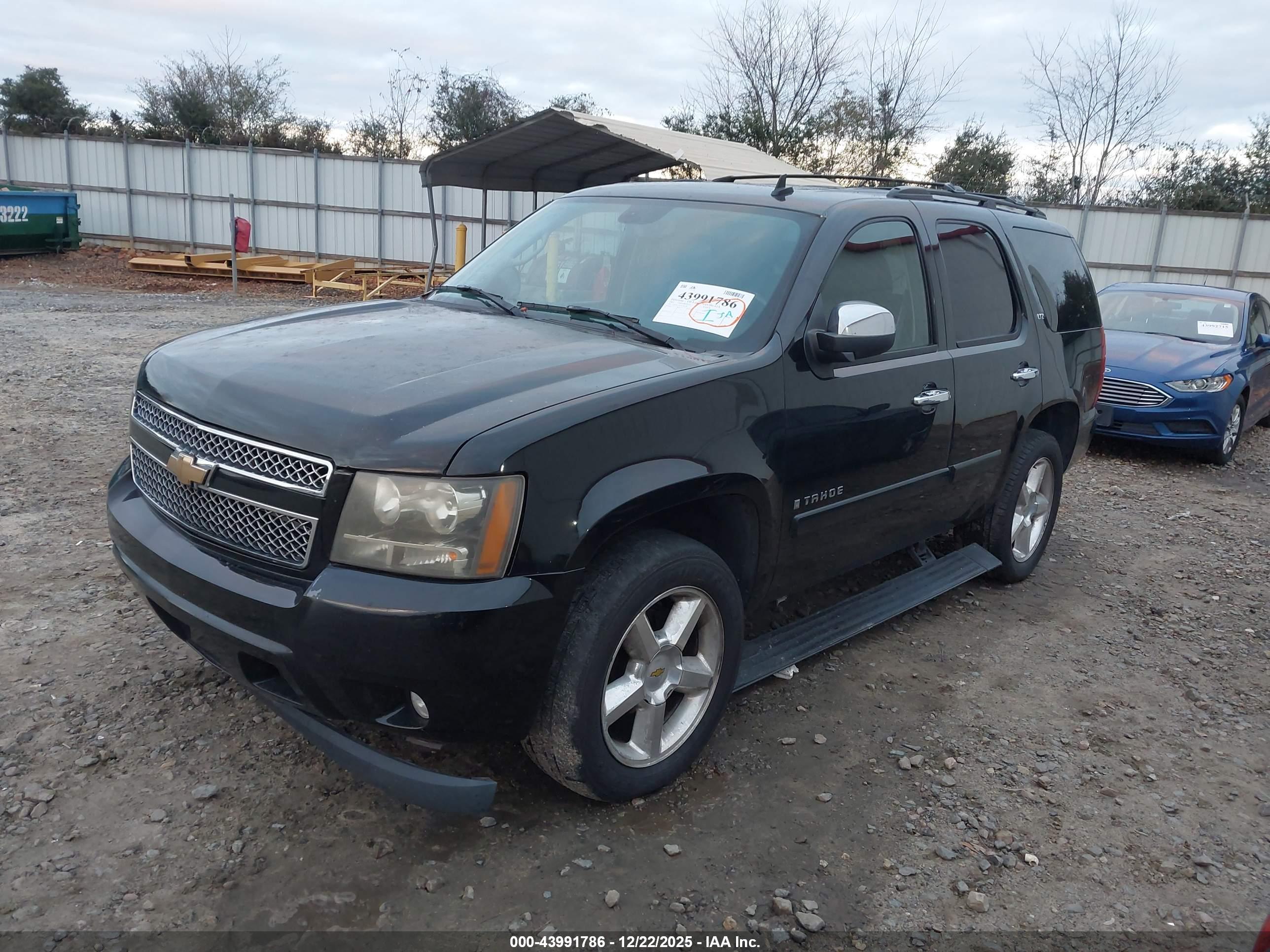 CHEVROLET TAHOE image 2