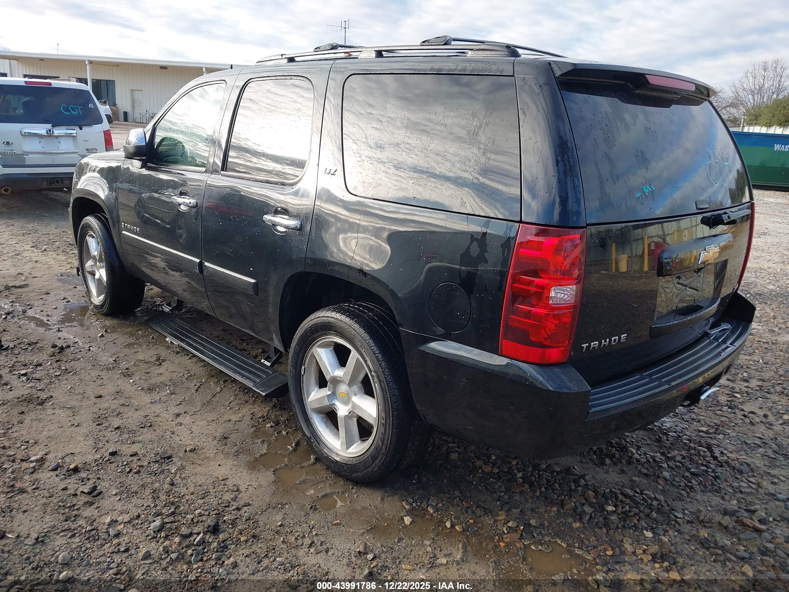 CHEVROLET TAHOE image 3