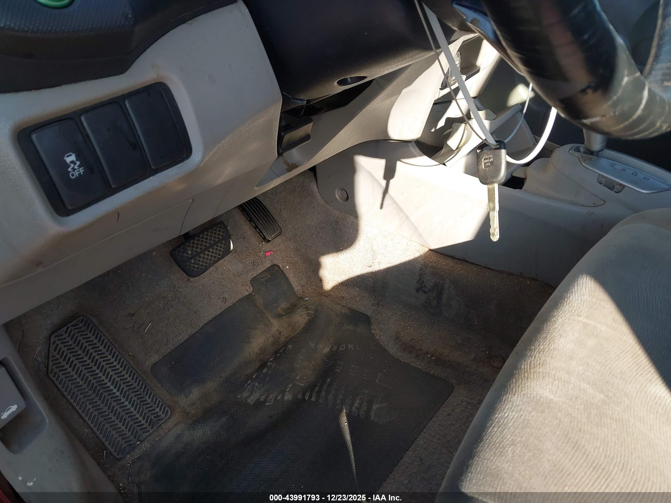 HONDA INSIGHT image 11
