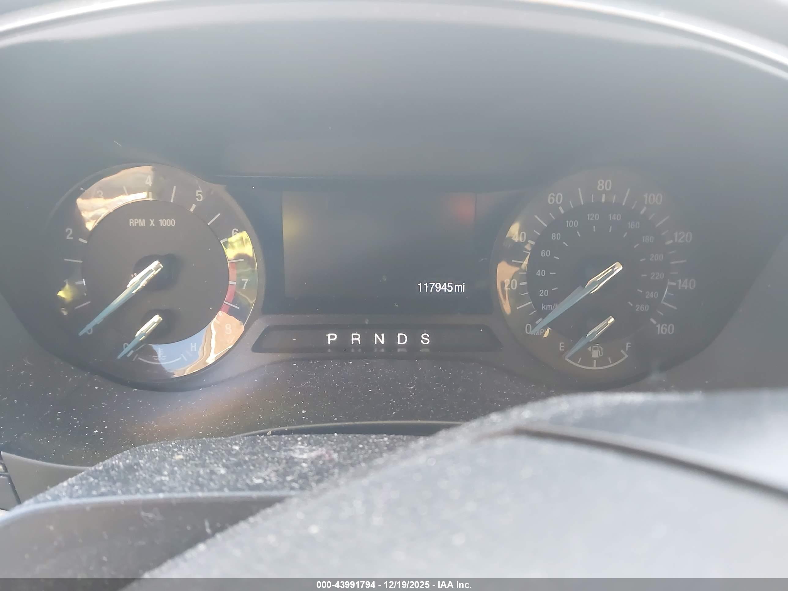 FORD FUSION image 7