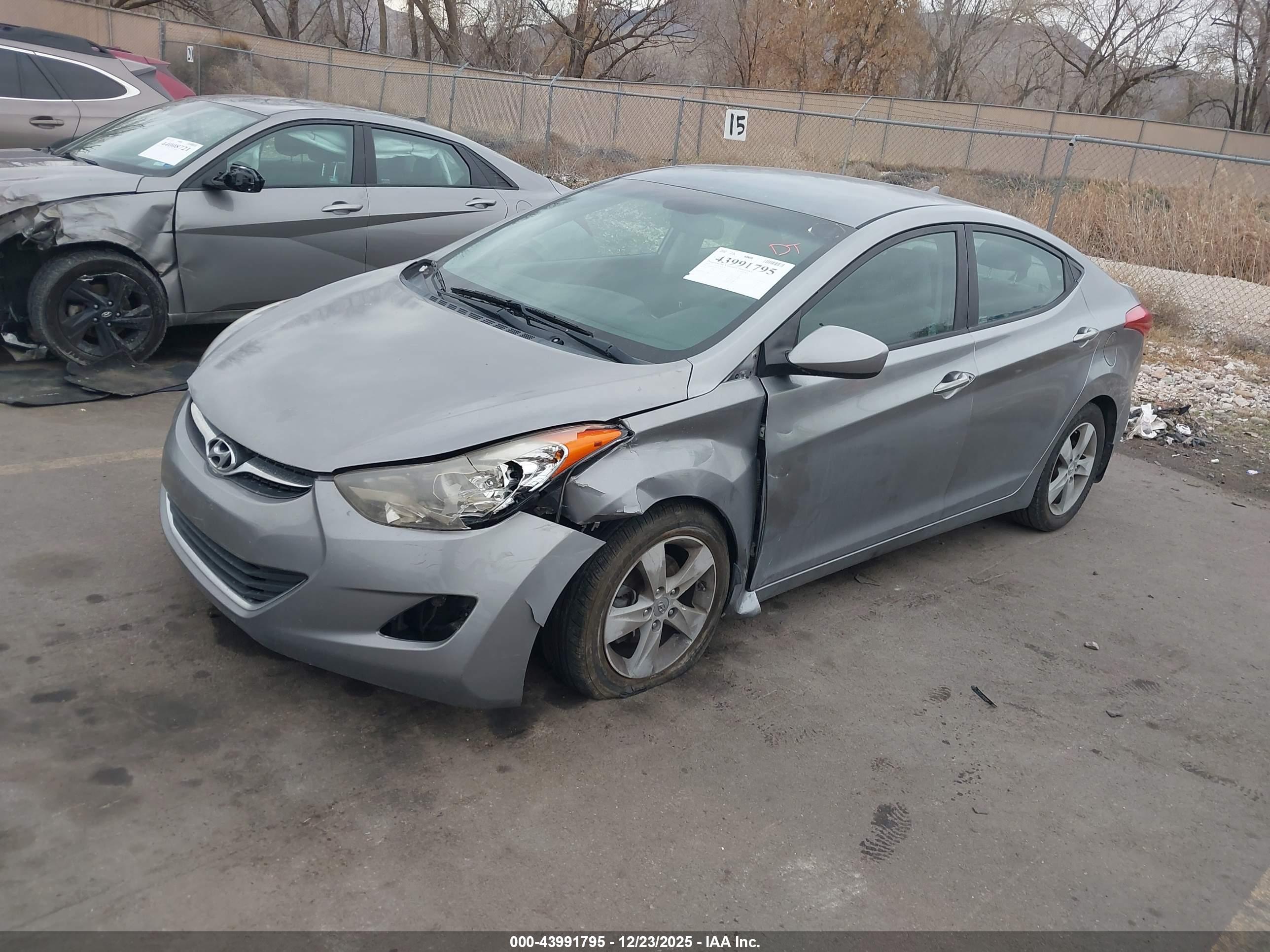HYUNDAI ELANTRA image 2