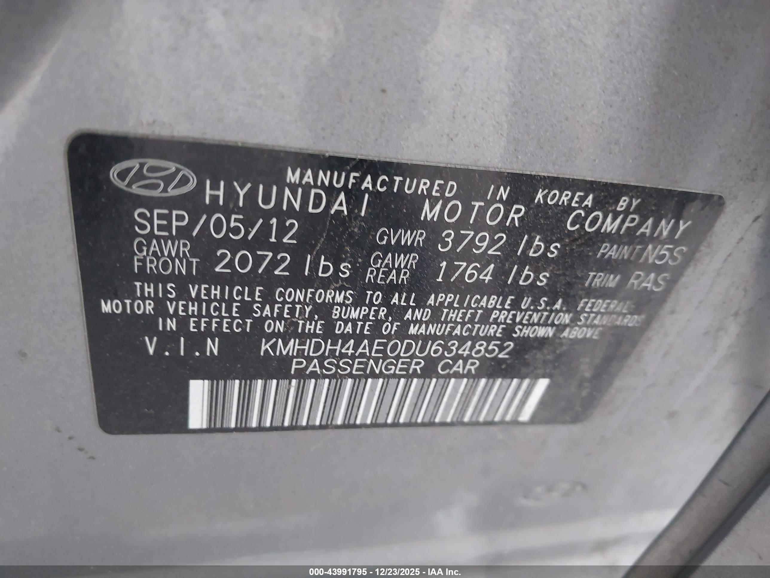 HYUNDAI ELANTRA image 9
