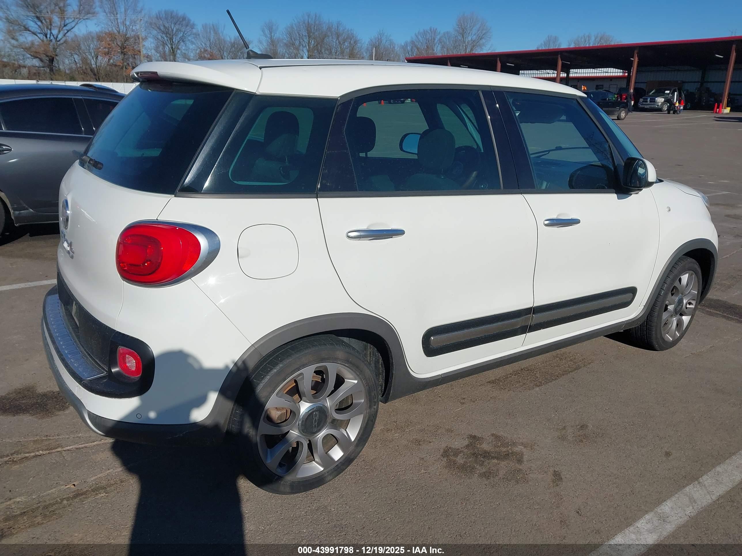 FIAT 500L image 4