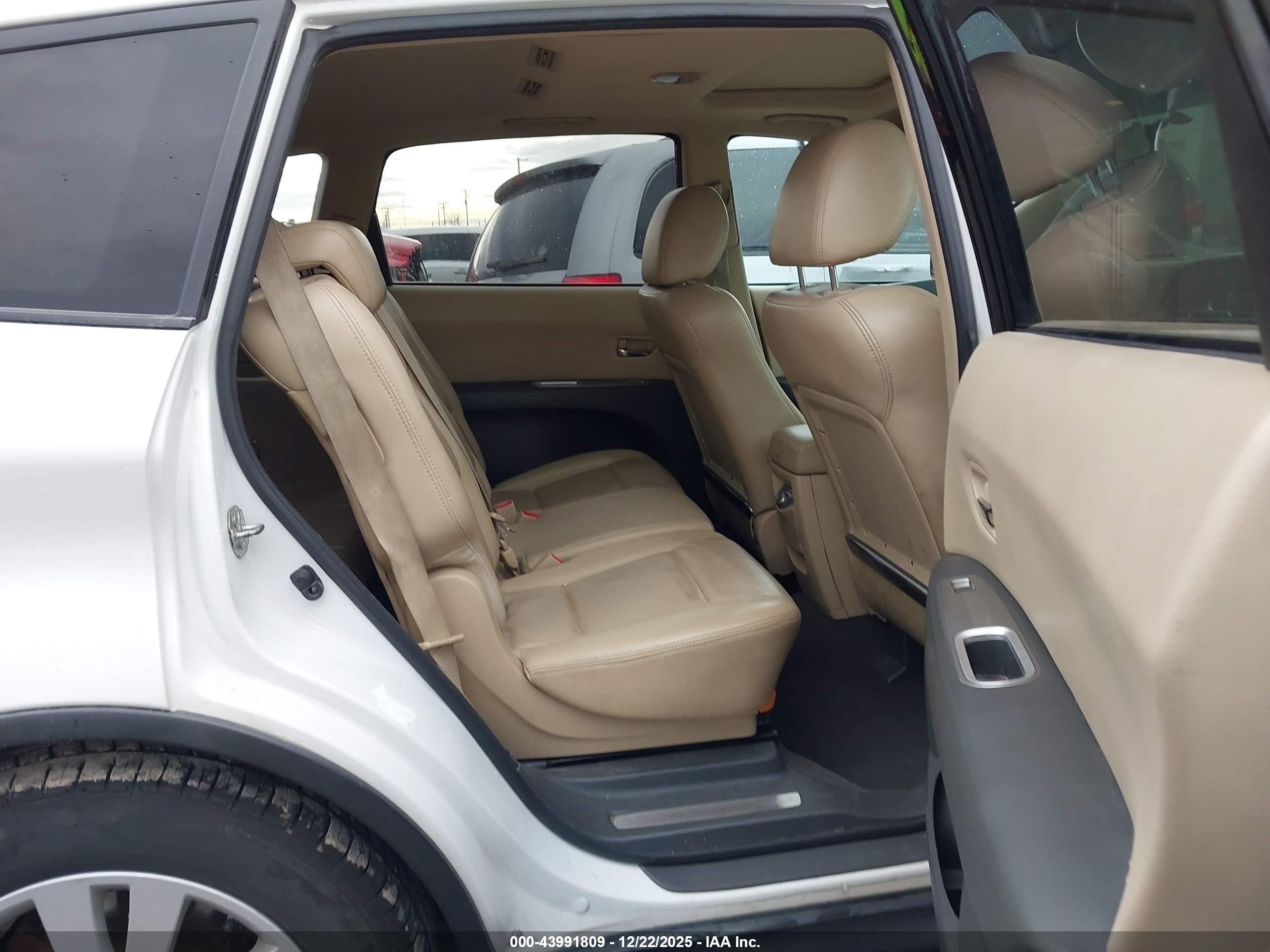 SUBARU TRIBECA image 8