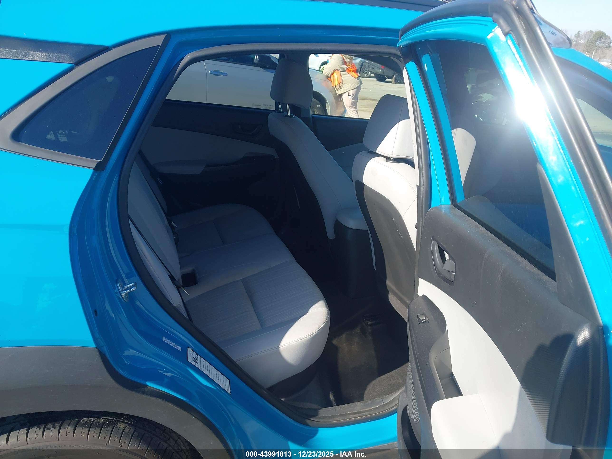 HYUNDAI KONA image 8