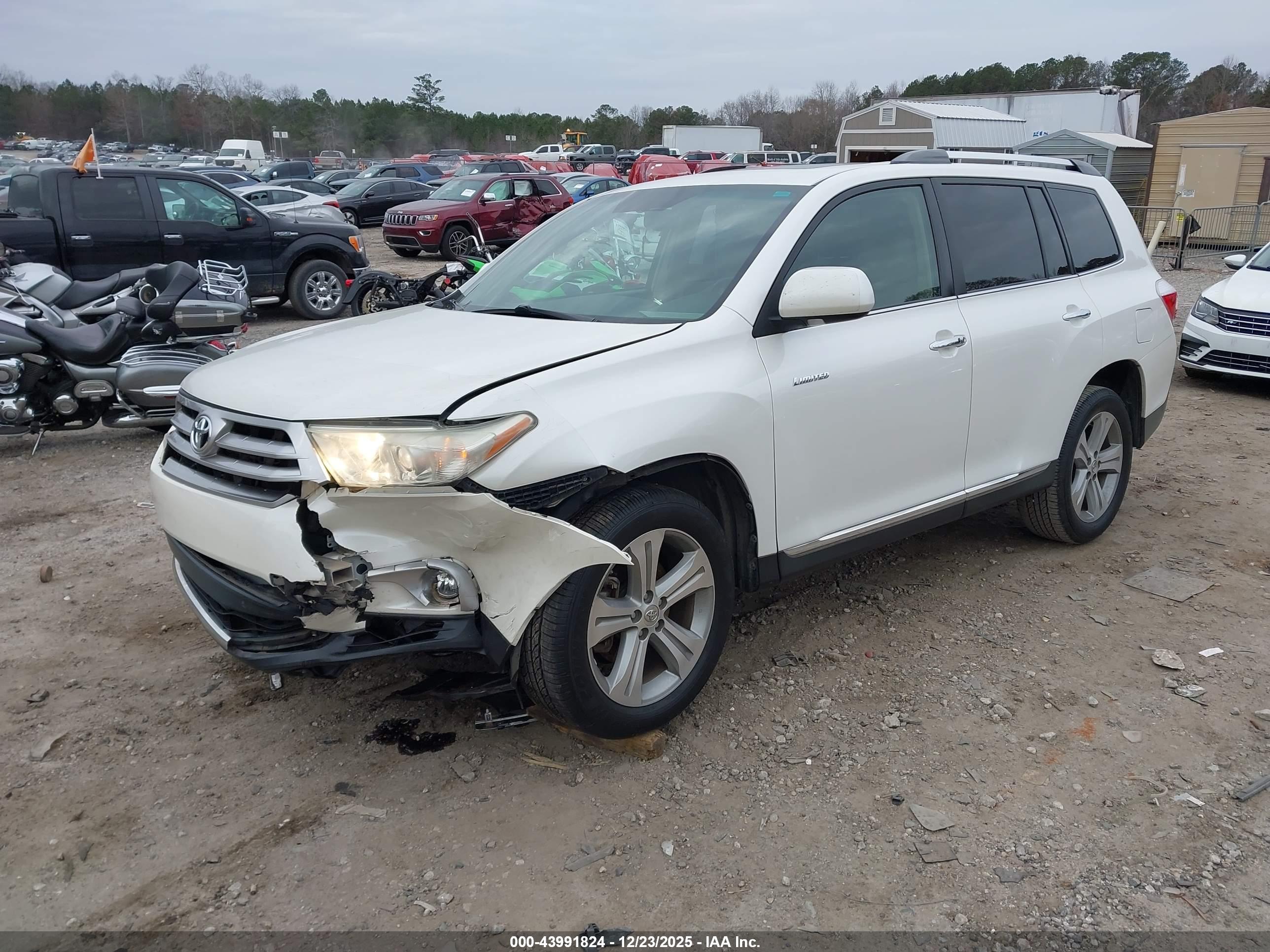 TOYOTA HIGHLANDER image 2