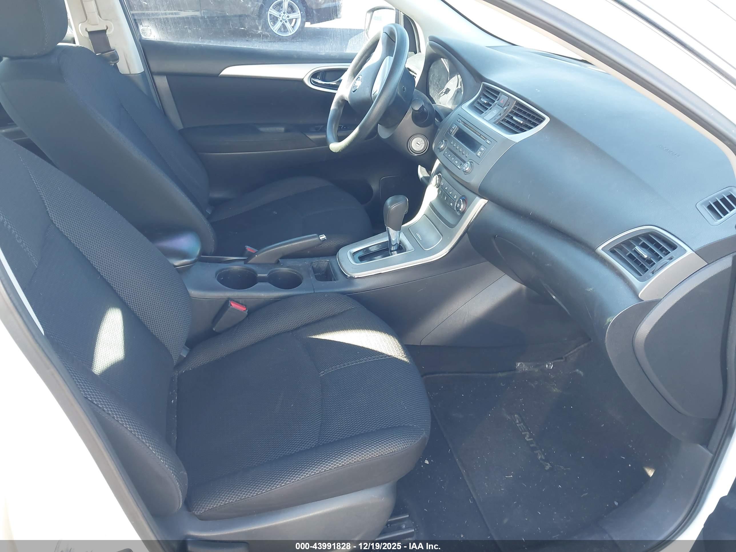NISSAN SENTRA image 5