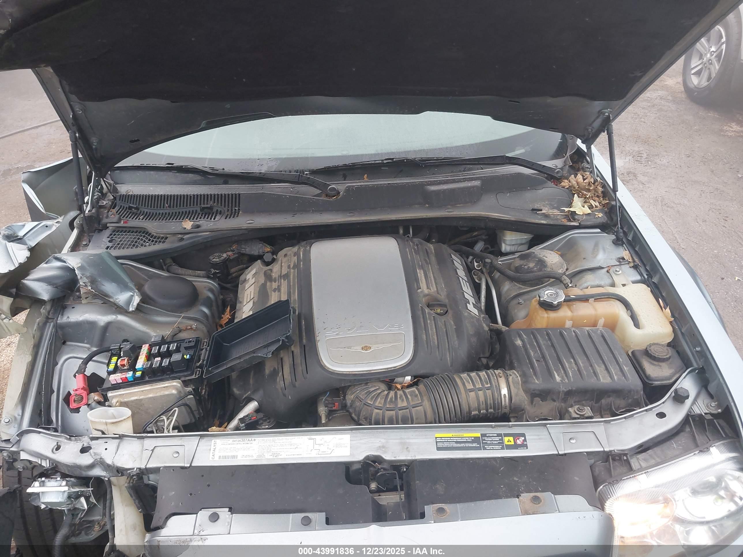 CHRYSLER 300C image 10