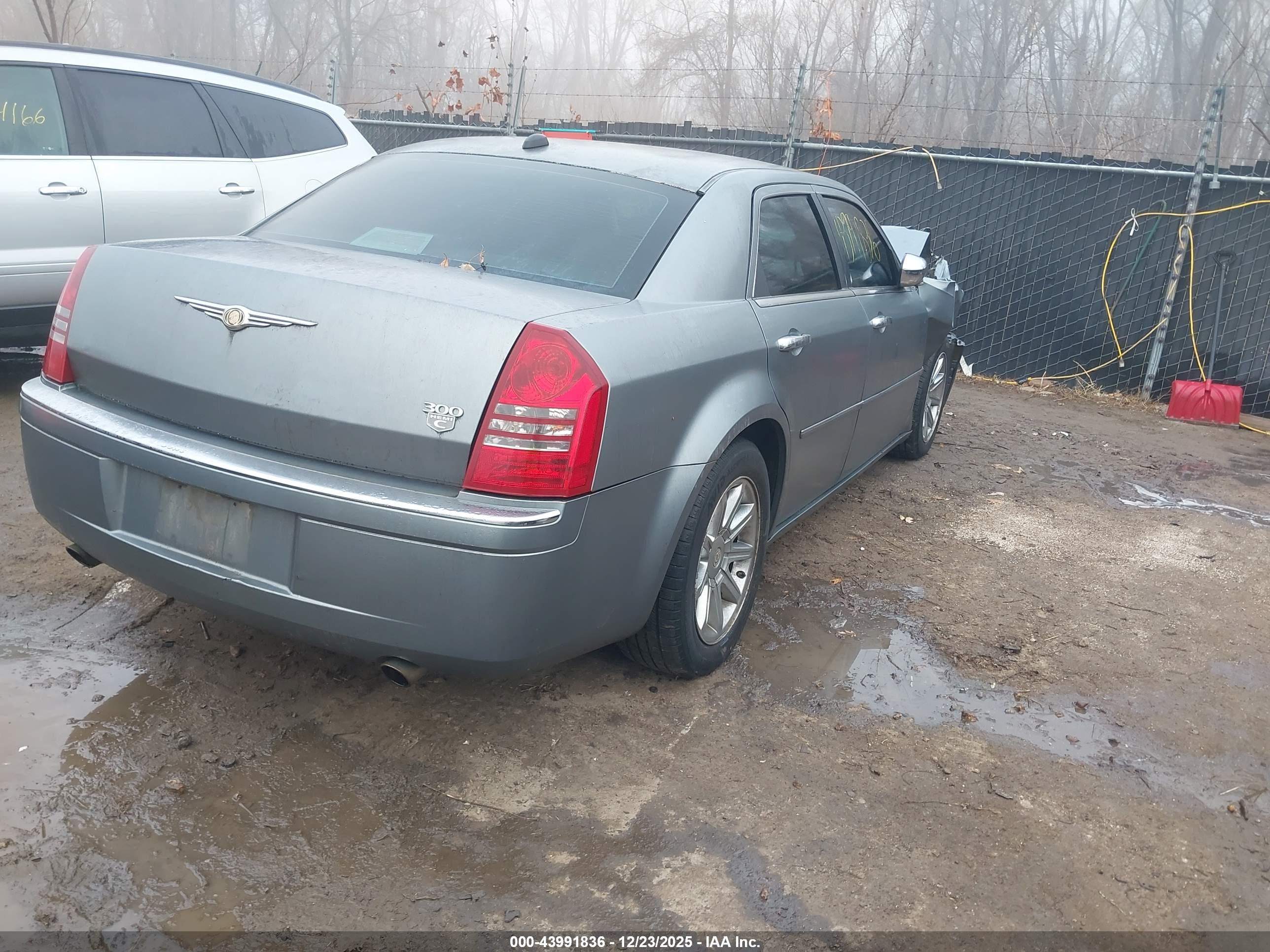 CHRYSLER 300C image 4