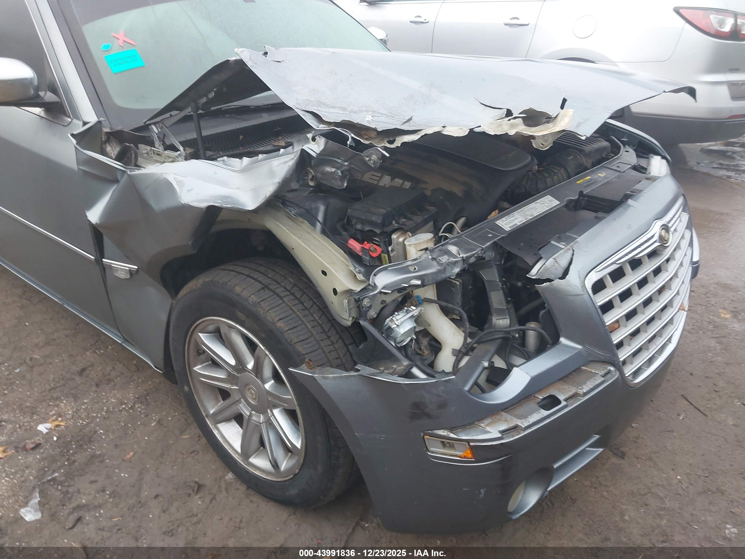 CHRYSLER 300C image 6