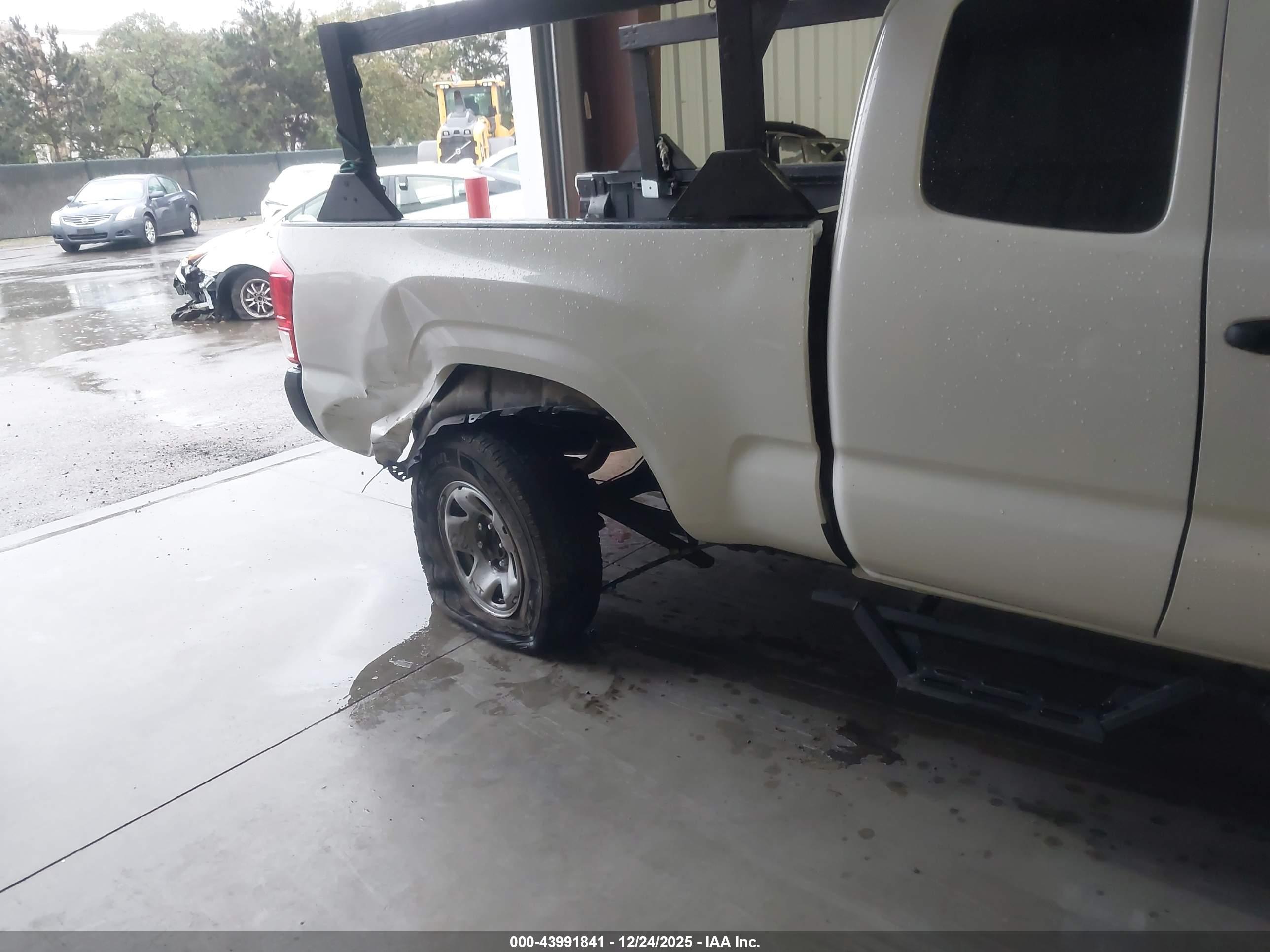 TOYOTA TACOMA image 6