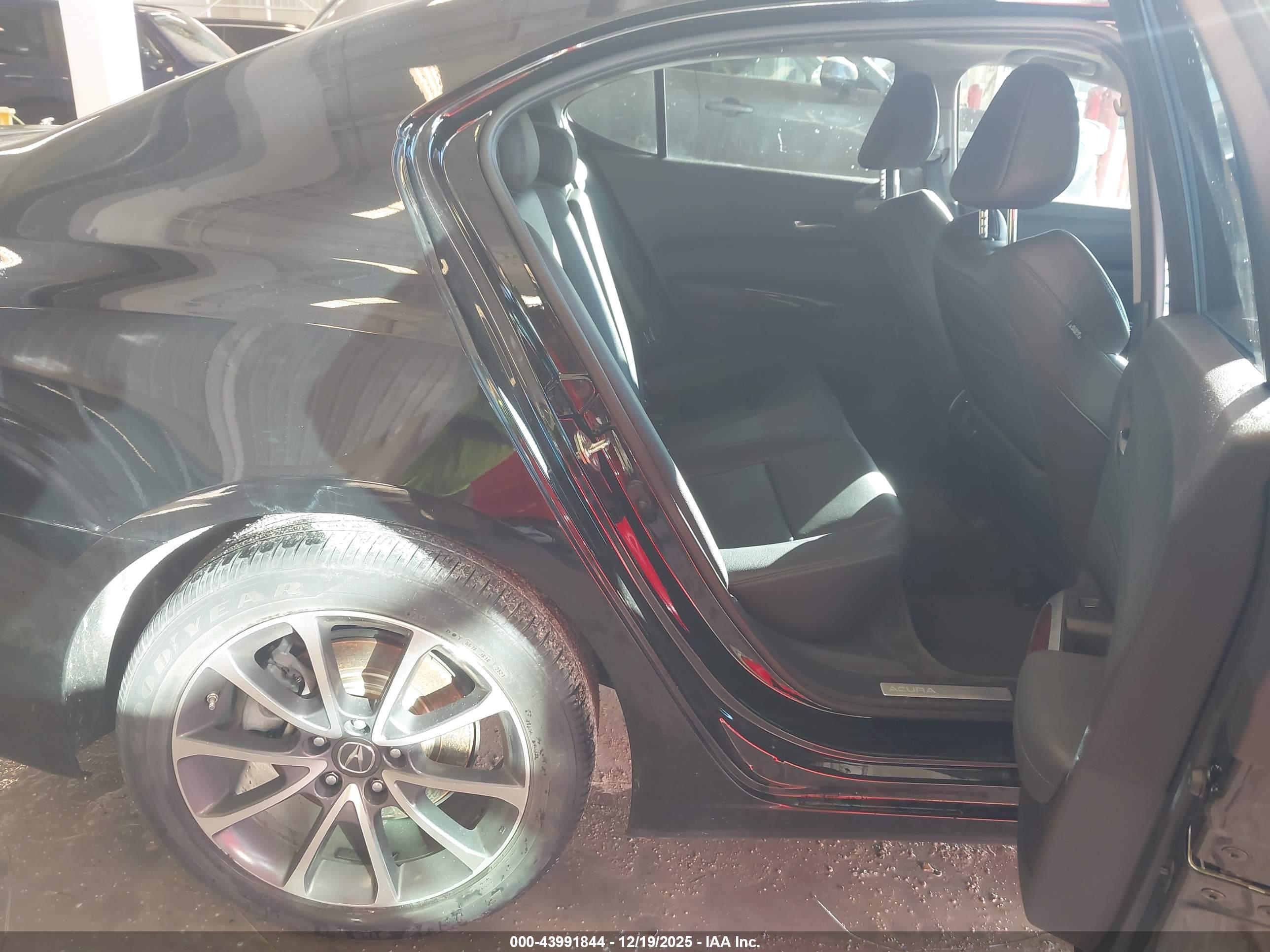 ACURA TLX image 8