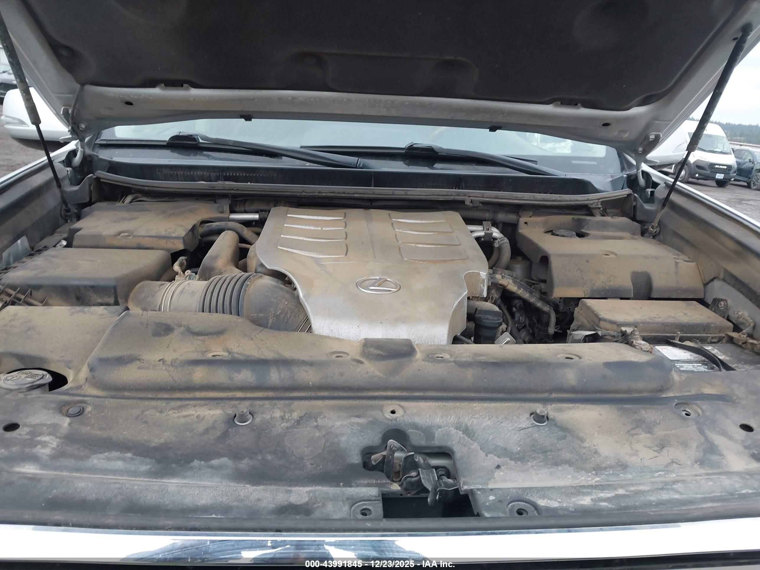 LEXUS GX image 10