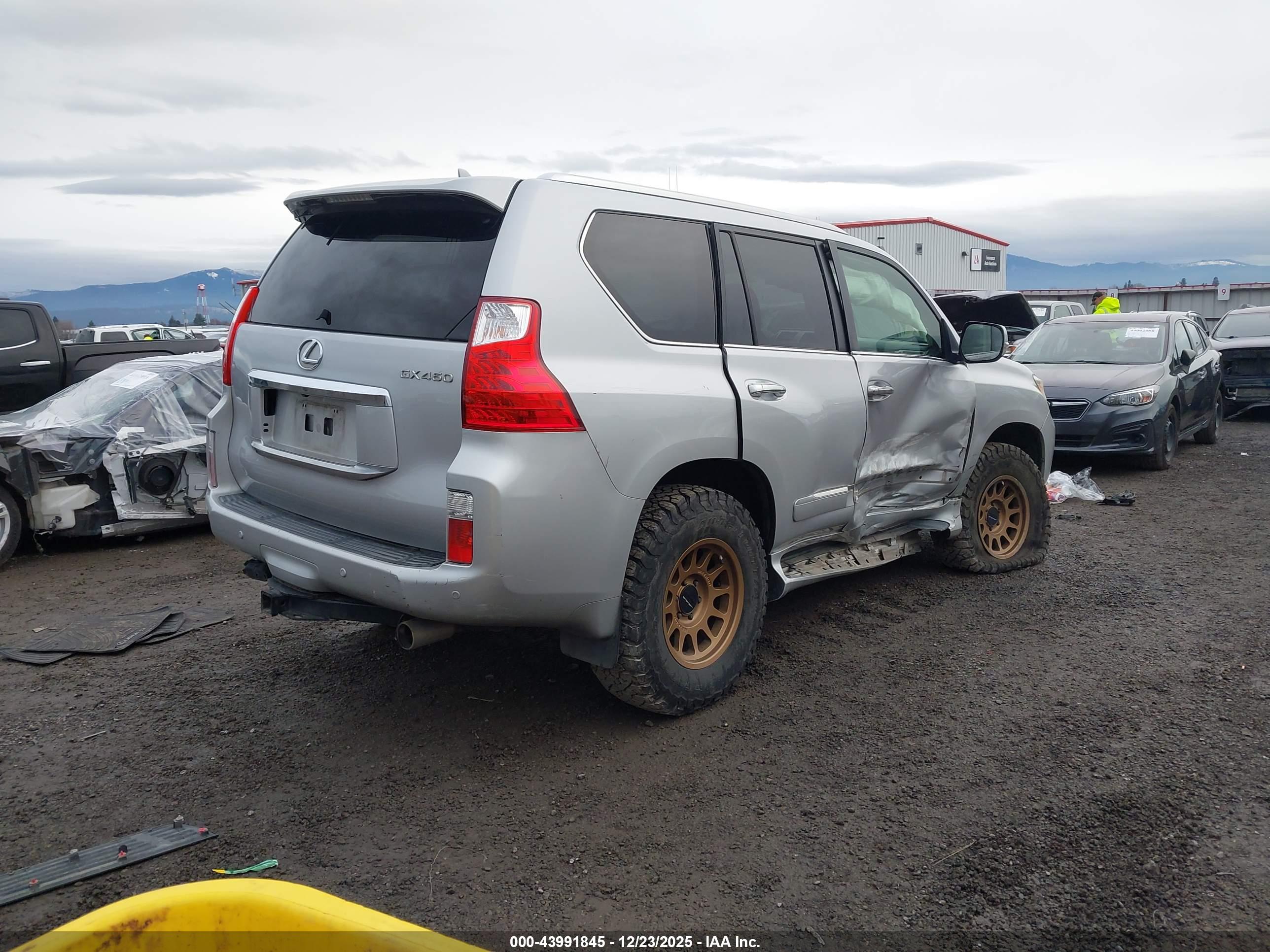 LEXUS GX image 4