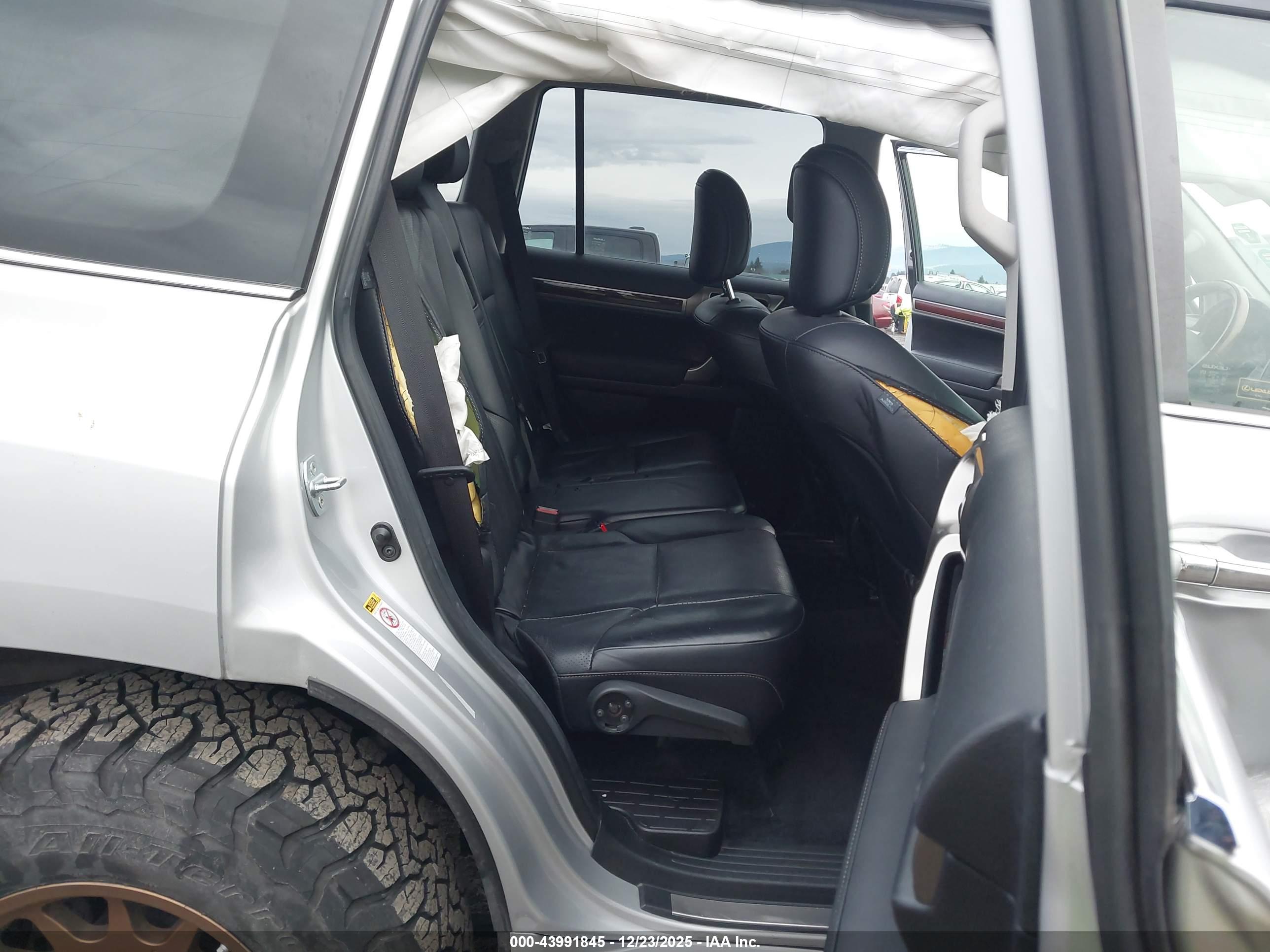LEXUS GX image 8