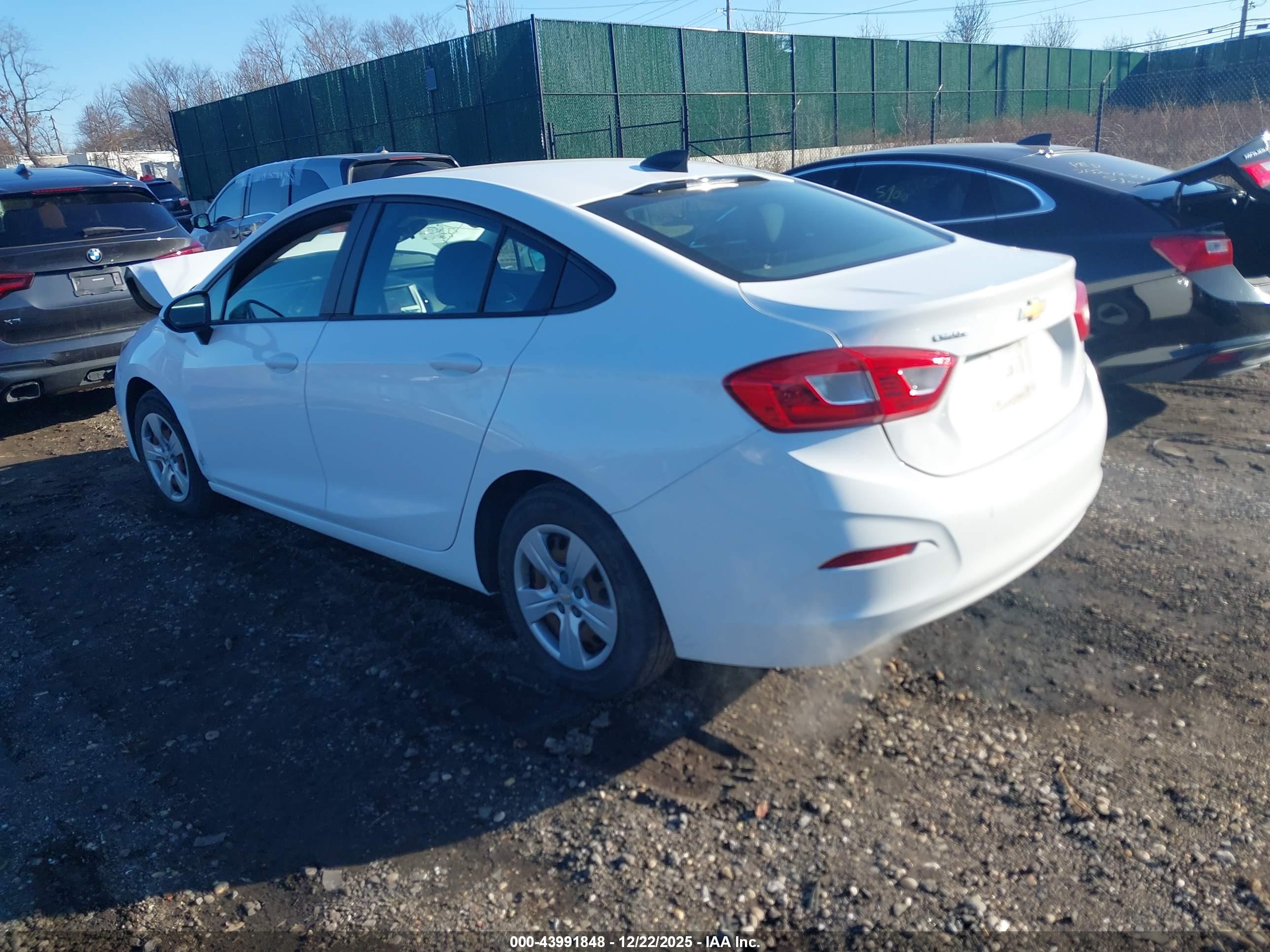CHEVROLET CRUZE image 3