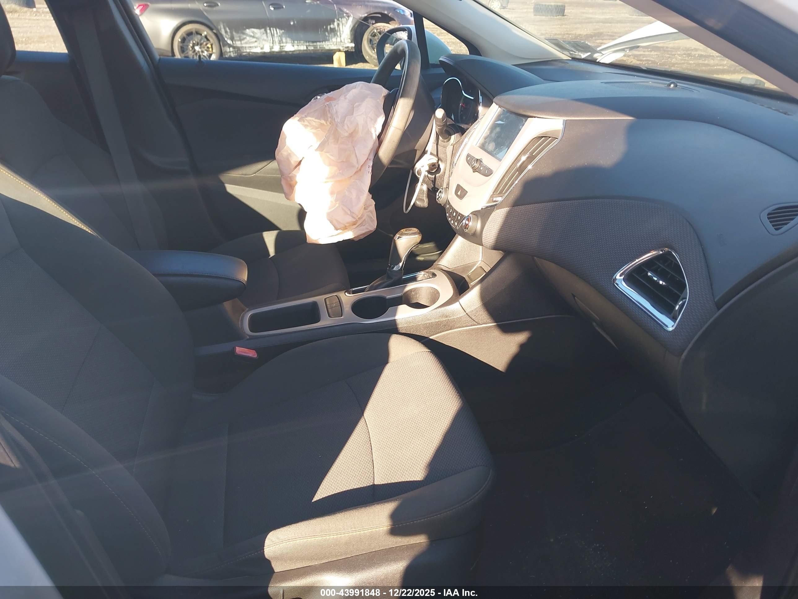 CHEVROLET CRUZE image 5
