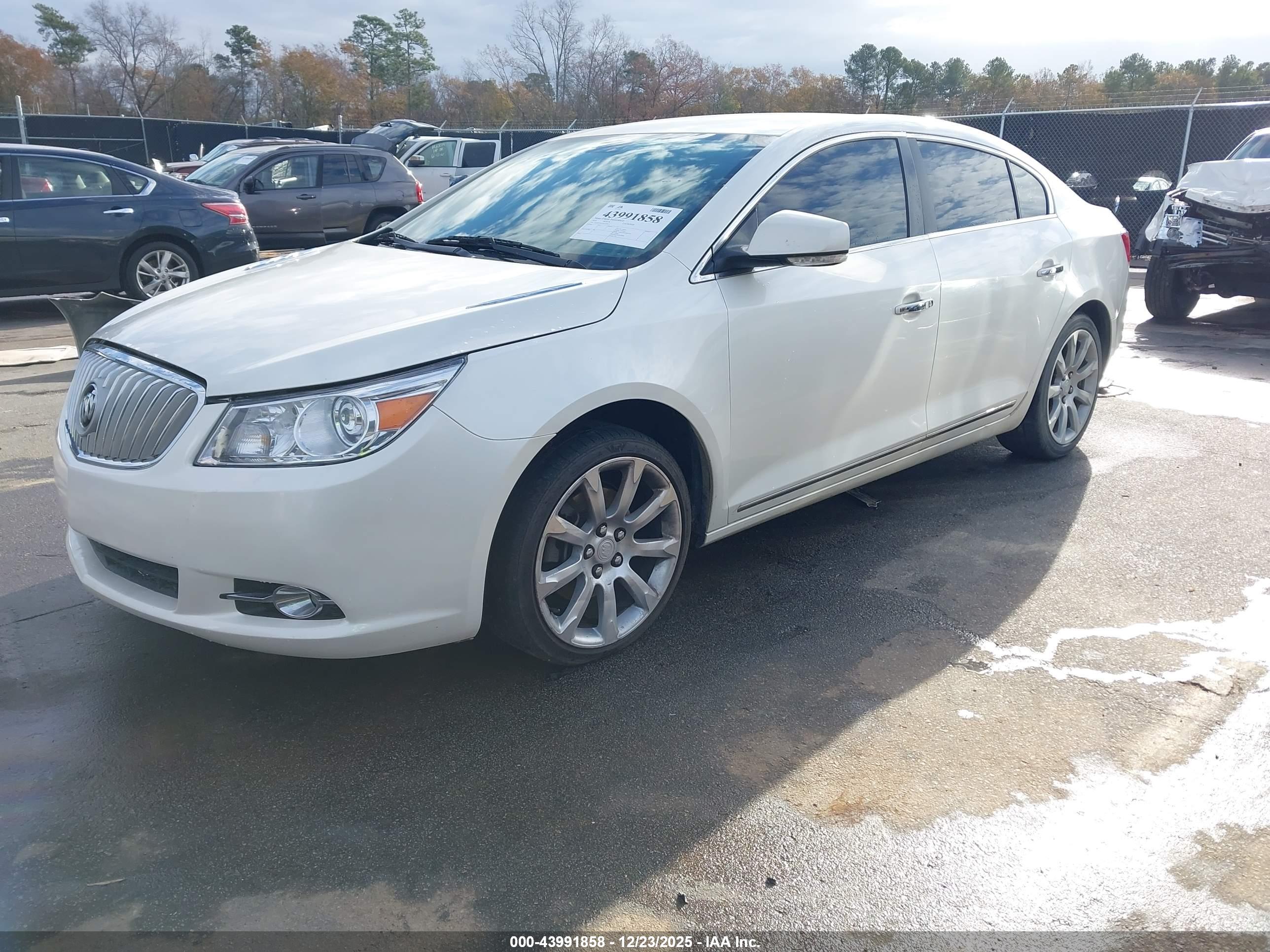 BUICK LACROSSE image 2