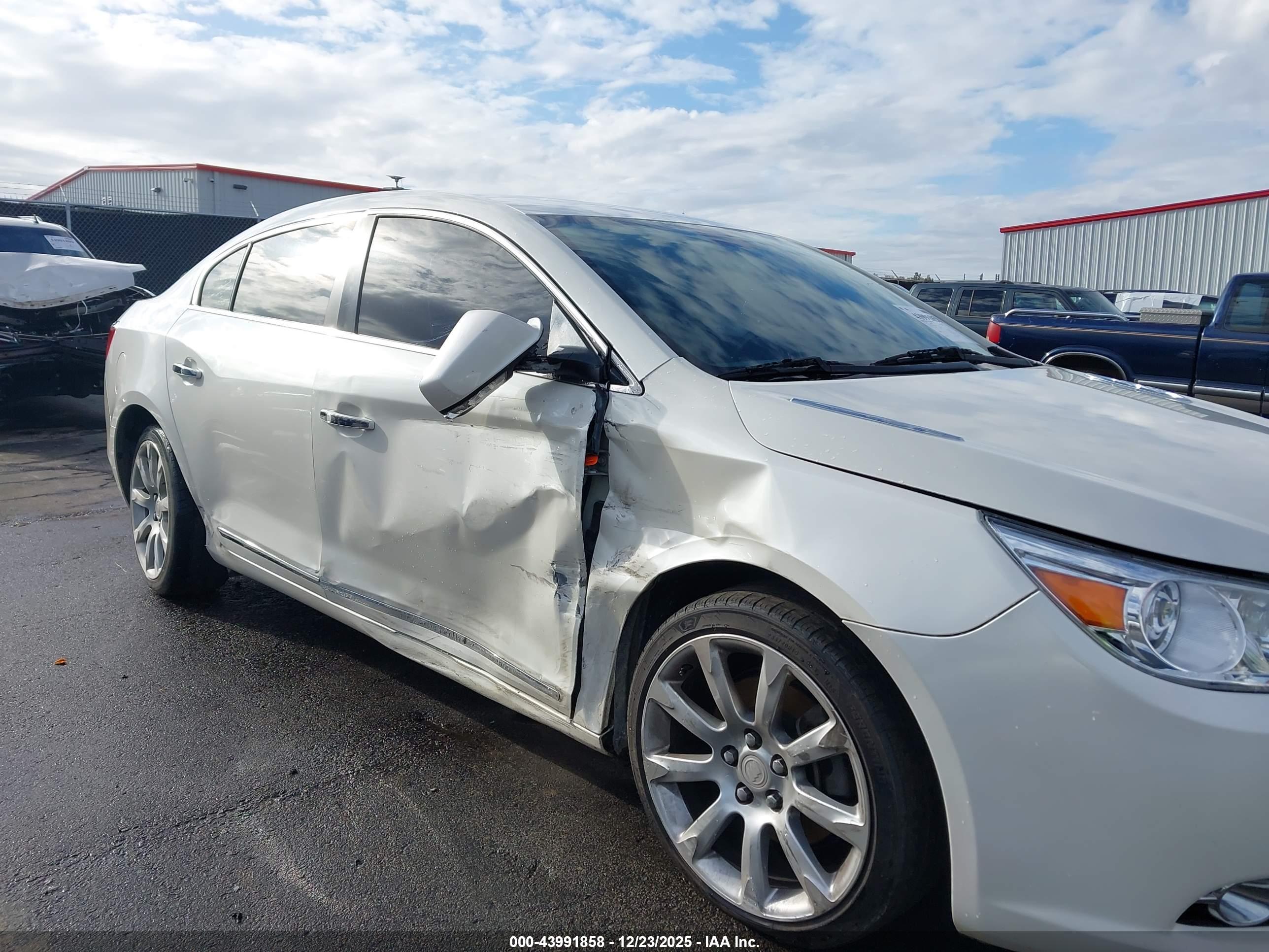 BUICK LACROSSE image 6