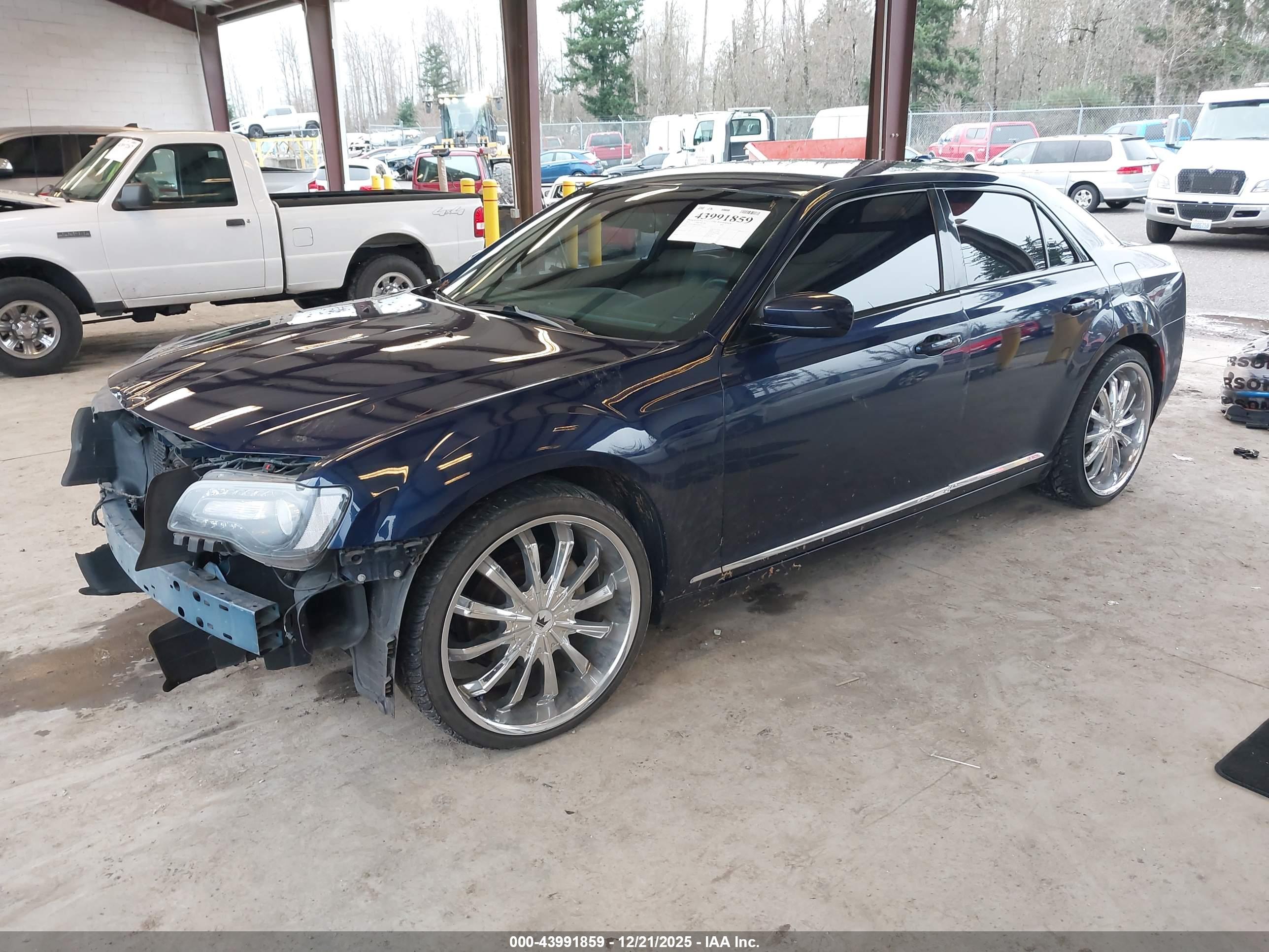 CHRYSLER 300 image 2