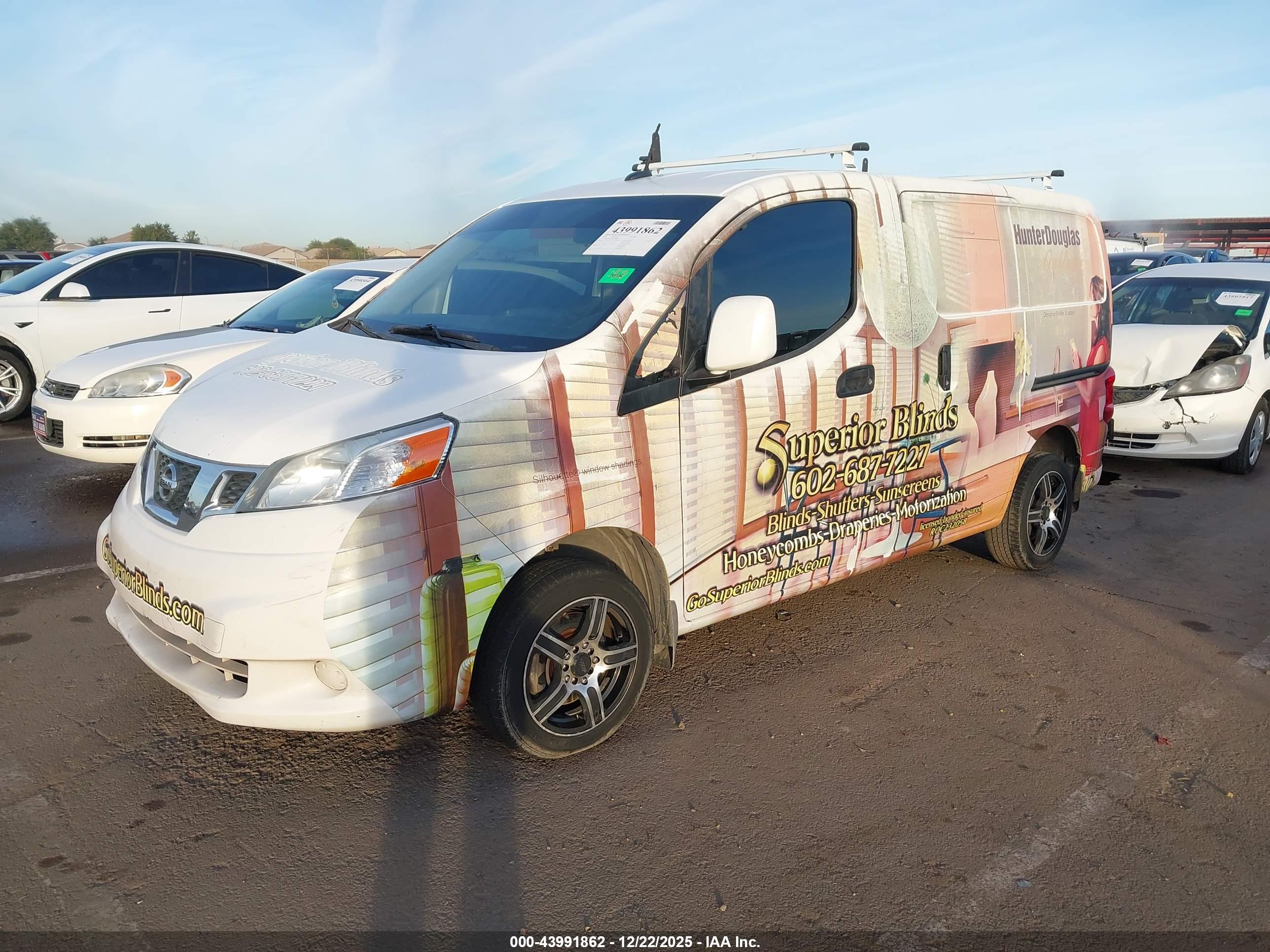 NISSAN NV200 image 2